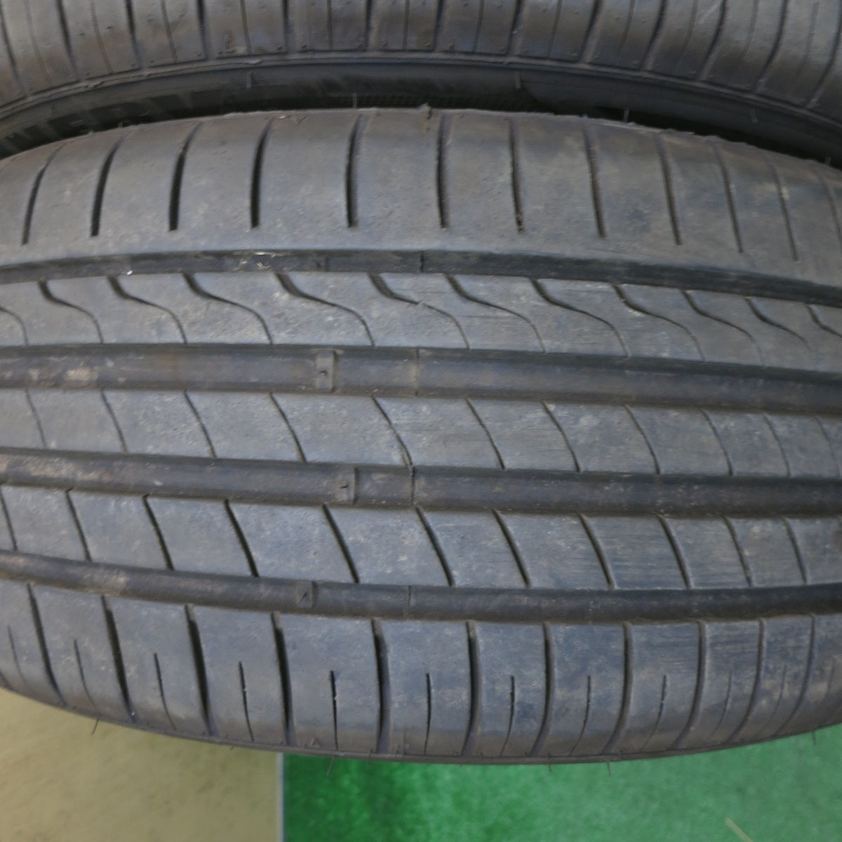 バリ溝!24年!9.5分◎235/40R19 275/40R19 ミネルバ ラジアル F205 タイヤ 19インチ ポルシェ ボクスター パナメーラ 等◎6082603KKノタ