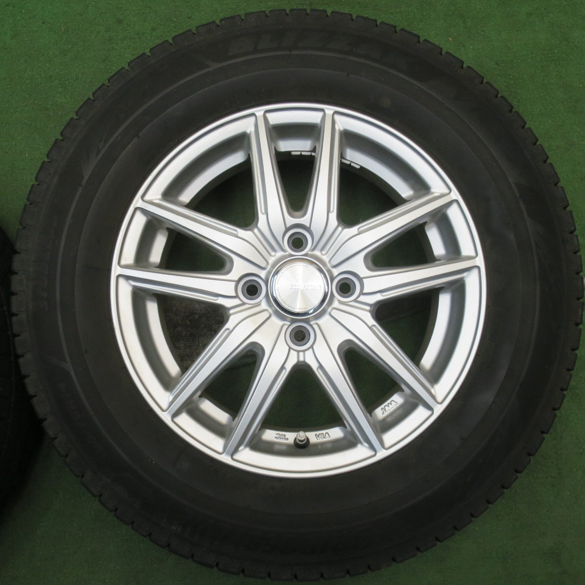 バリ溝!21年!キレイ!9.5分★スタッドレス 185/70R14 ブリヂストン ブリザック VRX3 ECO FORME エコフォルム 14インチ PCD100/4H★5092904NJス