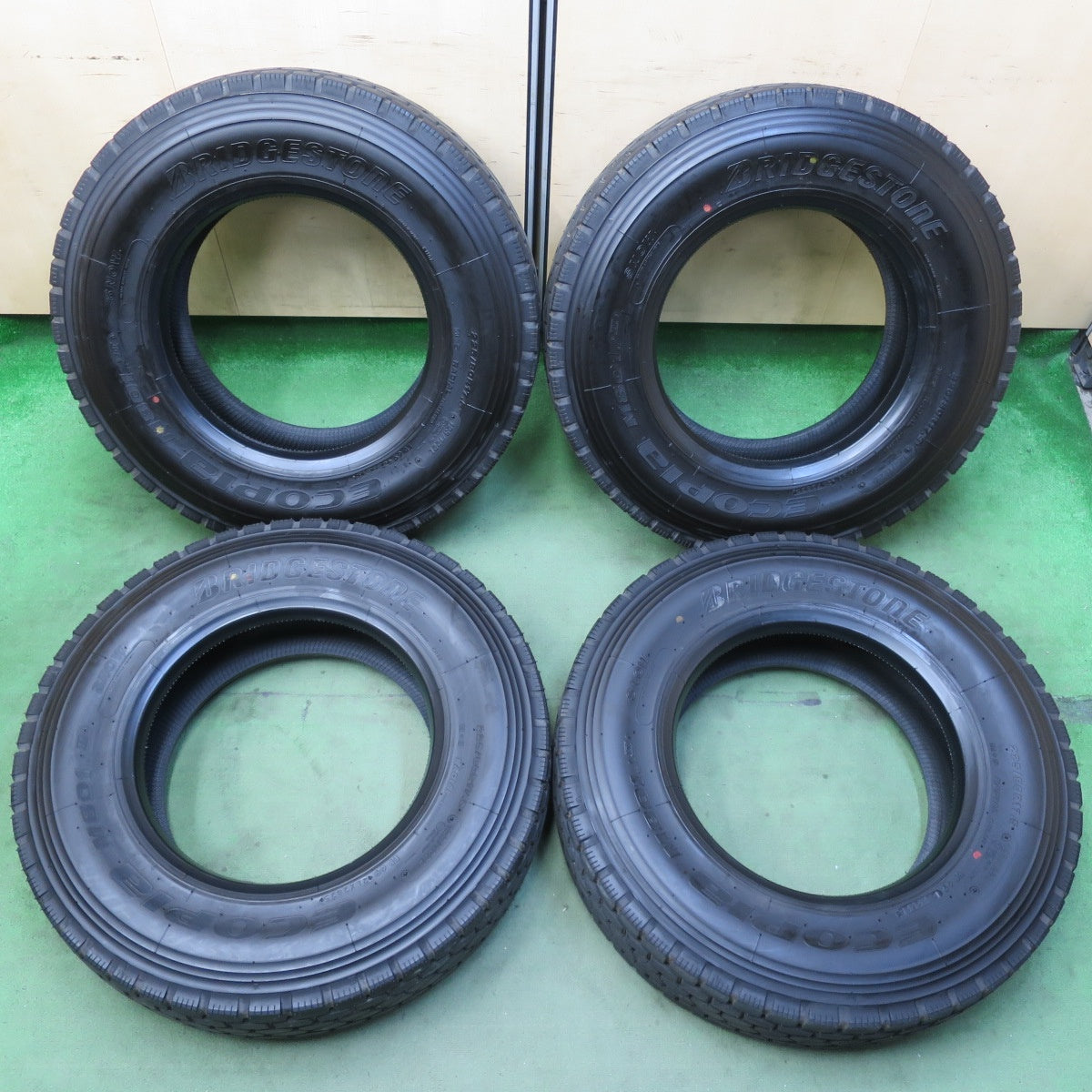 ほぼ未使用!25年★トラック タイヤ 225/80R17.5 123/122L ブリヂストン エコピア M801 Ⅱ ミックス オールシーズン 17.5インチ★5103001イスタ