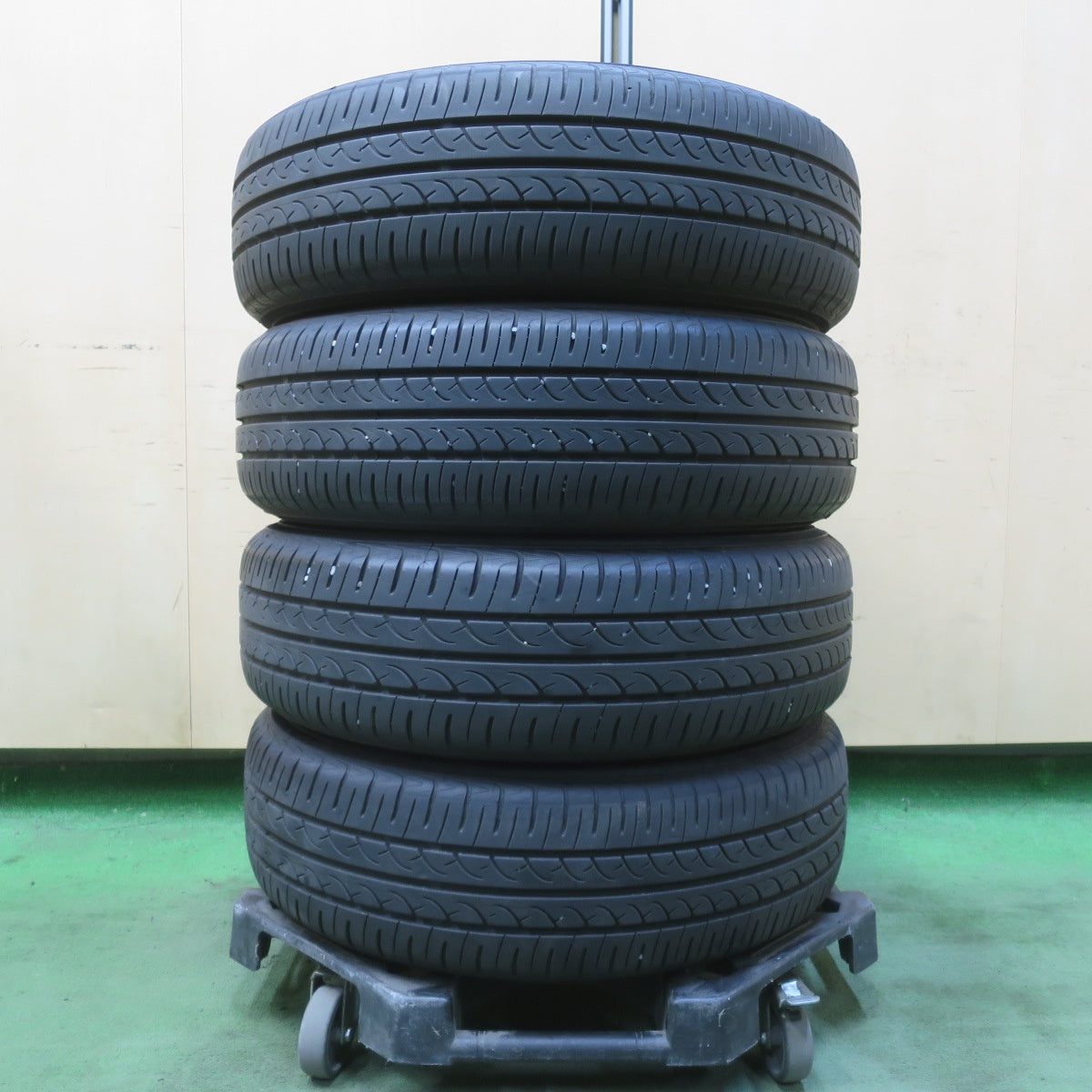 バリ溝!24年!8.5分★日産 キューブ 純正 スチール 175/65R15 ヨコハマ ブルーアース AE01F 15インチ PCD100/4H★6041510イノ