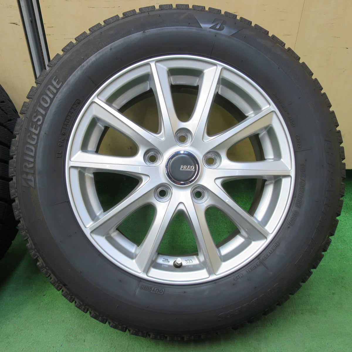 バリ溝!22年!キレイ!9.5分★スタッドレス 195/65R15 ブリヂストン アイスパートナー2 PREO プレオ 15インチ PCD114.3/5H★5042409イス