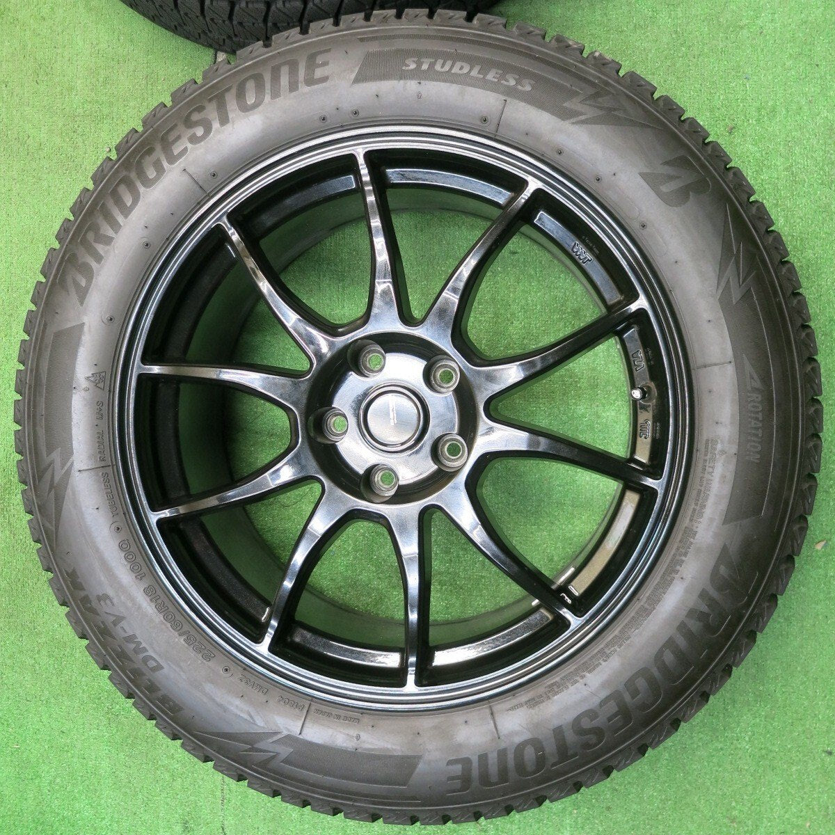 バリ溝!22年!キレイ!9.5分★スタッドレス 225/60R18 ブリヂストン ブリザック DM-V3 G-SPEED Gスピード 18インチ PCD114.3/5H★5032202NJス