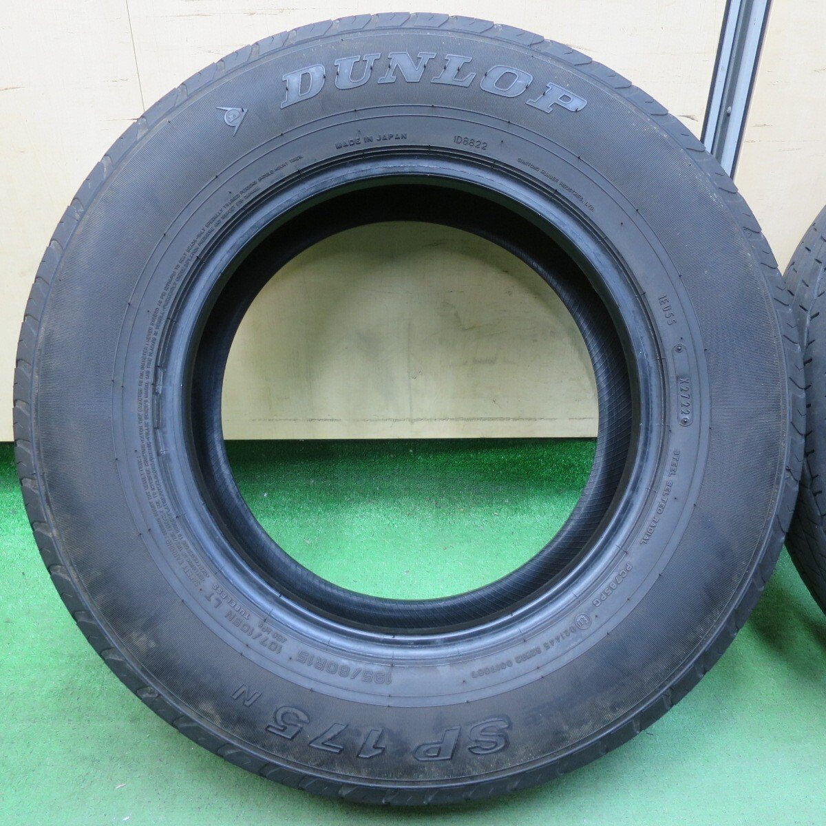 4本価格!22年★195/80R15 107/105N ダンロップ SP175N タイヤ 15インチ ハイエース キャラバン等★5032805イノタ