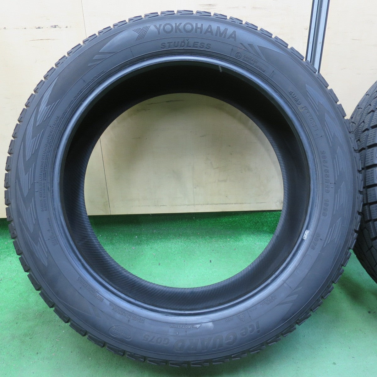 バリ溝!24年!ほぼ10分★スタッドレス 235/55R20 ヨコハマ アイスガード G075 タイヤ 20インチ レクサス RX 等★5042307イスタ