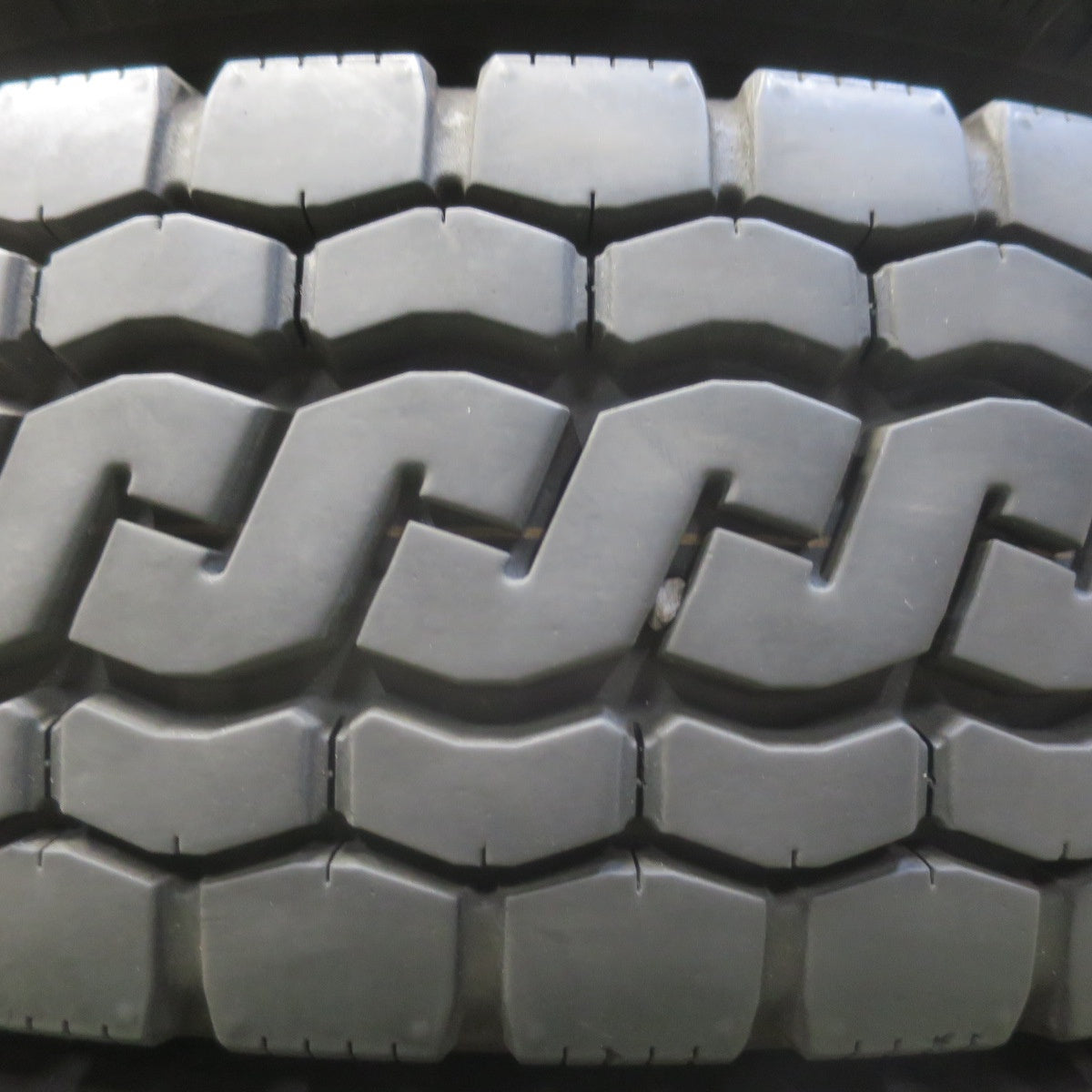 バリ溝!25年!8.5分!6本★トラック タイヤ 205/85R16 117/115N ブリヂストン エコピア M812 ミックス オールシーズン 16インチ★5102307イスタ