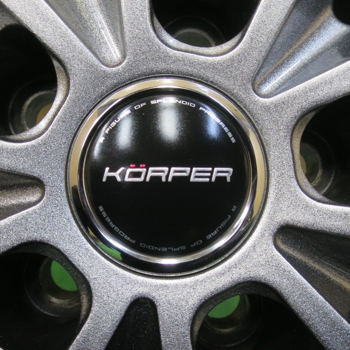 キレイ★スタッドレス 215/55R17 ダンロップ ウインターマックス WM01 KORPER ケルパー 17インチ PCD114.3/5H★5032209イス