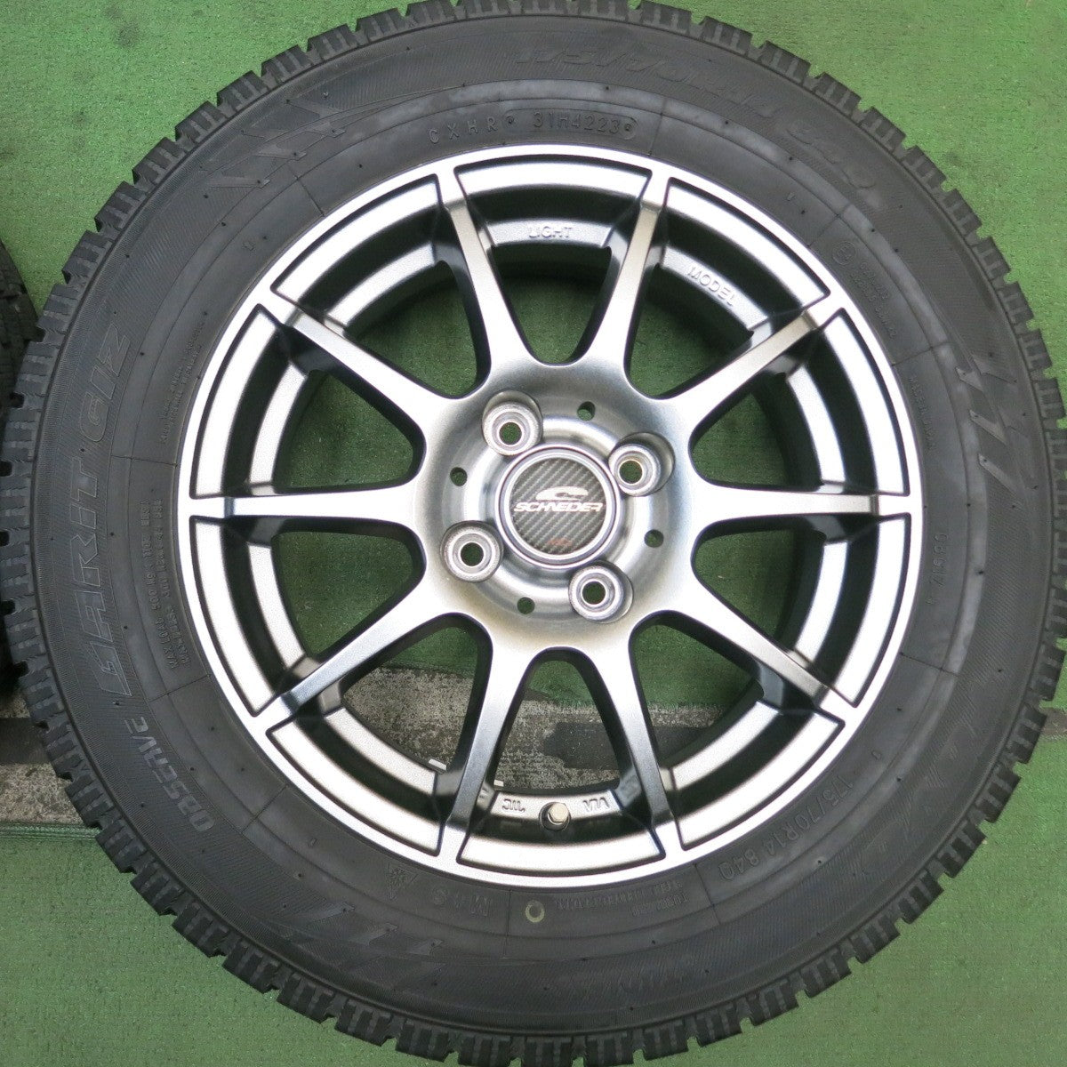 バリ溝!23年!キレイ!9.5分★スタッドレス 175/70R14 トーヨー オブザーブ ガリット GIZ SCHNEIDER MiD シュナイダー マルカ 14インチ PCD100/4H★5092702HAス