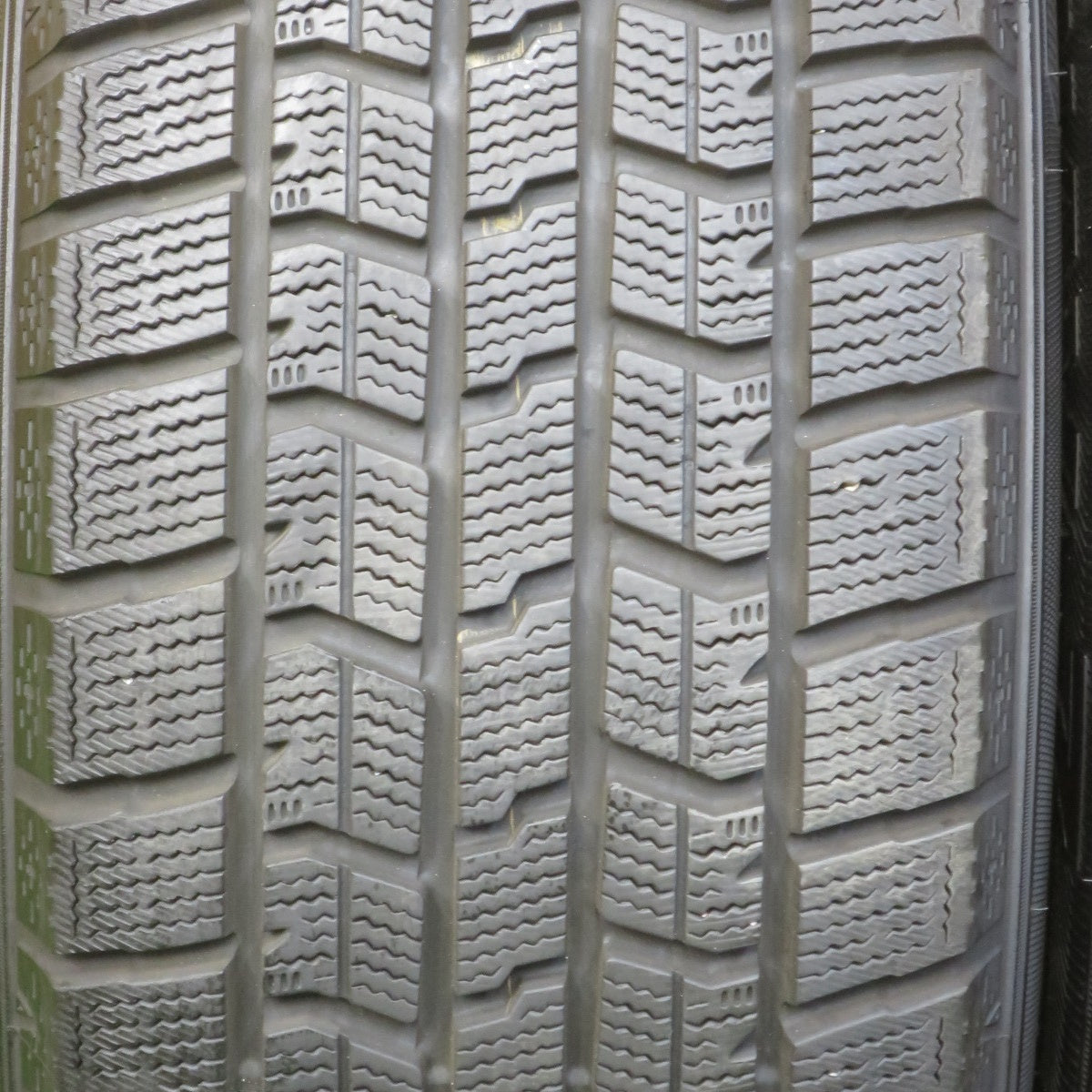 バリ溝!21年!キレイ!9.5分★スタッドレス 205/65R16 グッドイヤー アイスナビ7 ravrion RS01 ラブリオン 16インチ PCD114.3/5H★5092502TTス