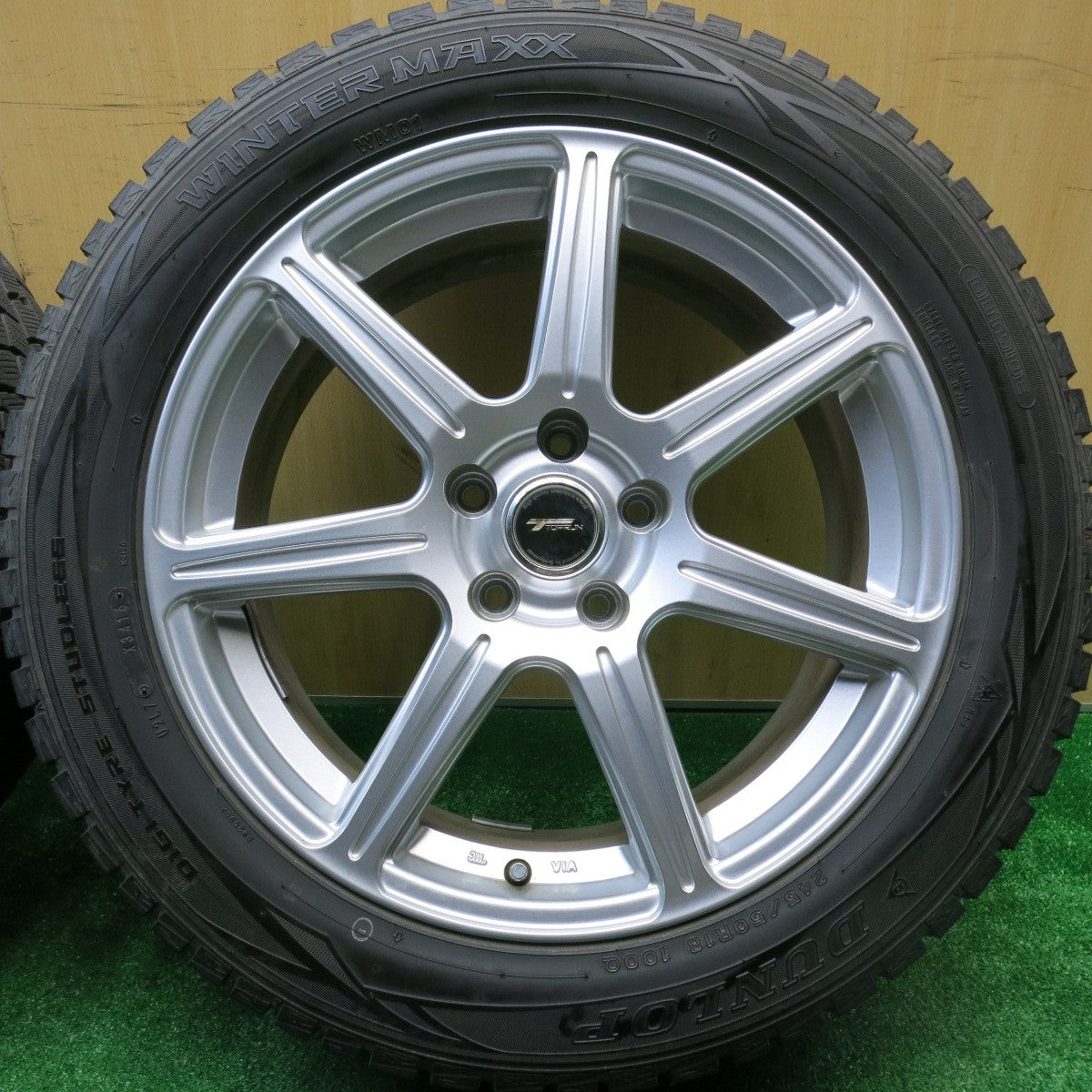 バリ溝!9.5分★スタッドレス 245/50R18 ダンロップ ウインターマックス WM01 TOPRUN トップラン 18インチ PCD114.3/5H★5102509HAス