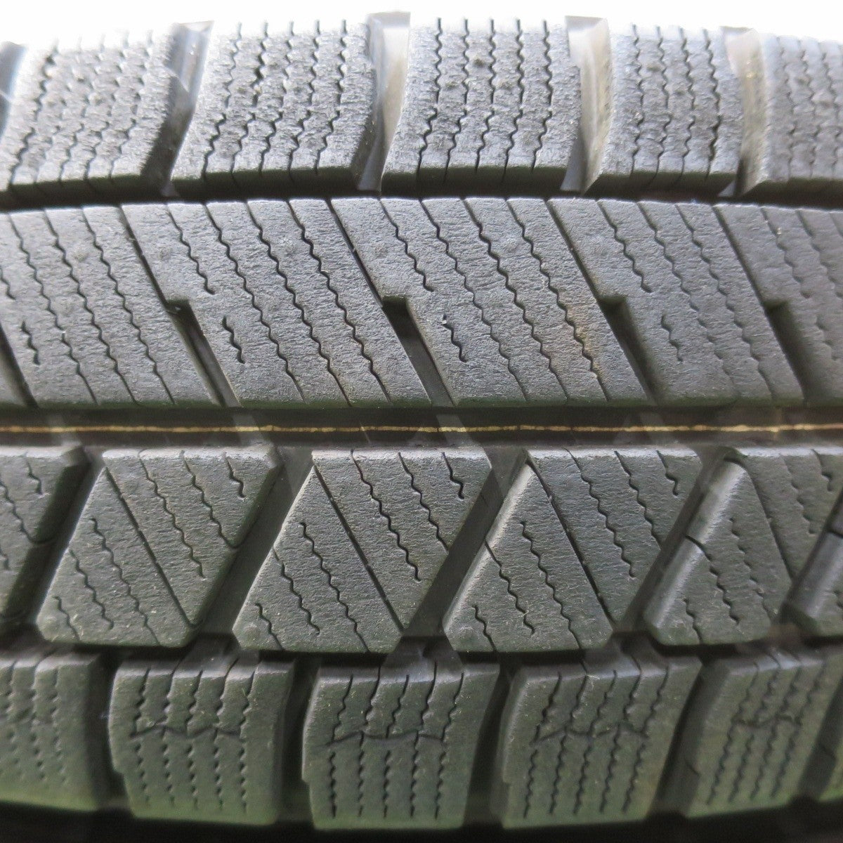 バリ溝!23年!ほぼ10分★スタッドレス 145/80R12 ブリヂストン ブリザック VRX3 SEIN ザイン 12インチ PCD100/4H★5013111イス
