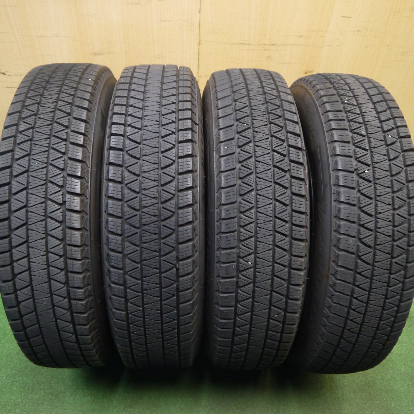 バリ溝!8.5分★PREMIX GRAVAS-Jr 175/80R16 スタッドレス ブリヂストン ブリザック DM-V3 プレミックス グラバスジュニア 16インチ PCD139.7/5H★5121803NJス