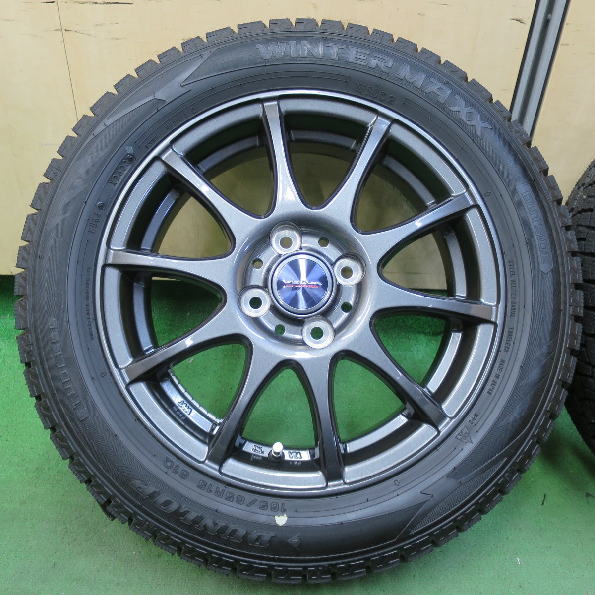 未使用!23年★スタッドレス 165/65R15 ダンロップ ウインターマックス WM02 VELVA CHARGE 15インチ ハスラー タフト 等 軽サイズ PCD100/4H★5051506イス