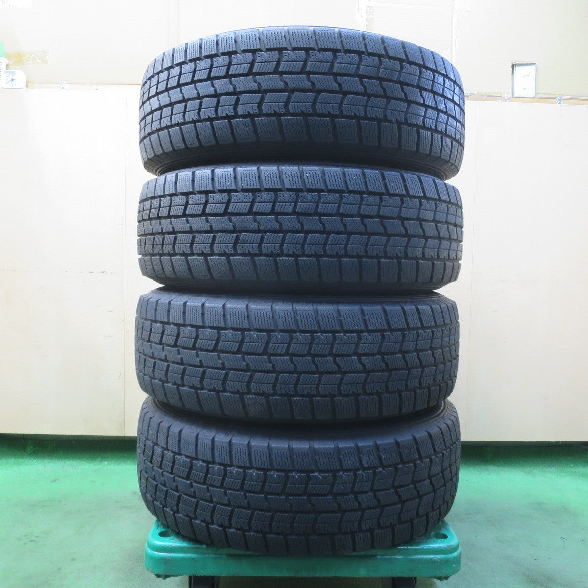 バリ溝!22年!キレイ!9.5分★LOXARNY SPORT SP10 225/60R17 スタッドレス グッドイヤー アイスナビ7 ロクサーニ スポーツ 17インチ PCD114.3/5H★6020402イス