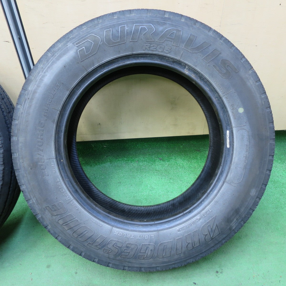 バリ溝!9分!2本★トラック タイヤ 205/70R16 111/109L ブリヂストン デュラビス R205 16インチ★5062604イノタ
