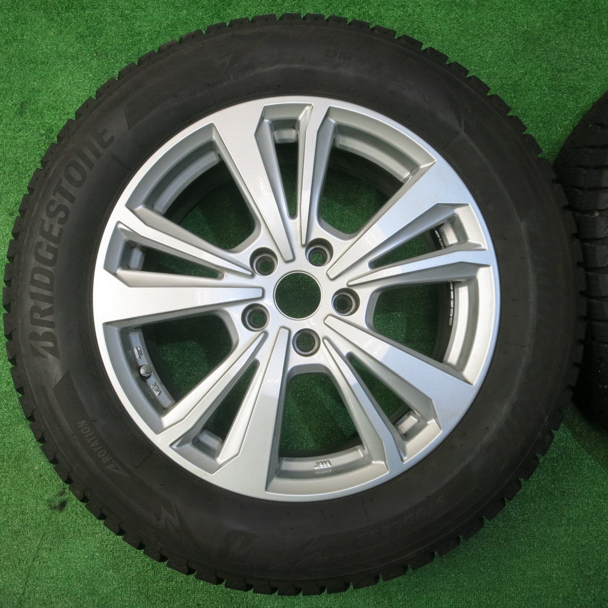 バリ溝!23年!キレイ!9.5分★BMW 等 smartline 365 225/60R17 スタッドレス ブリヂストン ブリザック DM-V3 スマートライン 17インチ PCD112/5H★5051703NJス