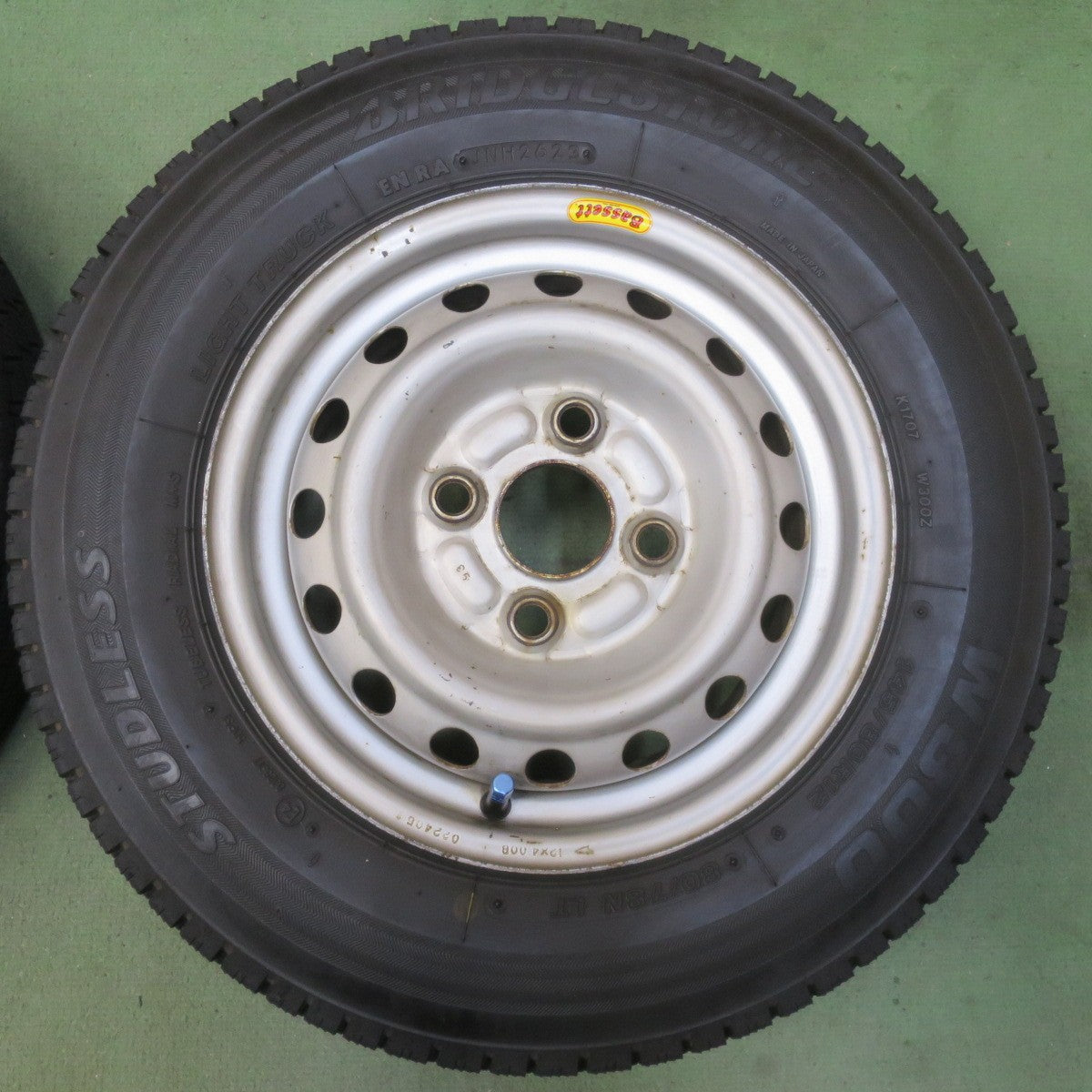 4本価格!23年◎ダイハツ アトレー 純正 スチール 145/80R12 80/78N スタッドレス ブリヂストン W300 12インチ PCD100/4H◎6101908イス
