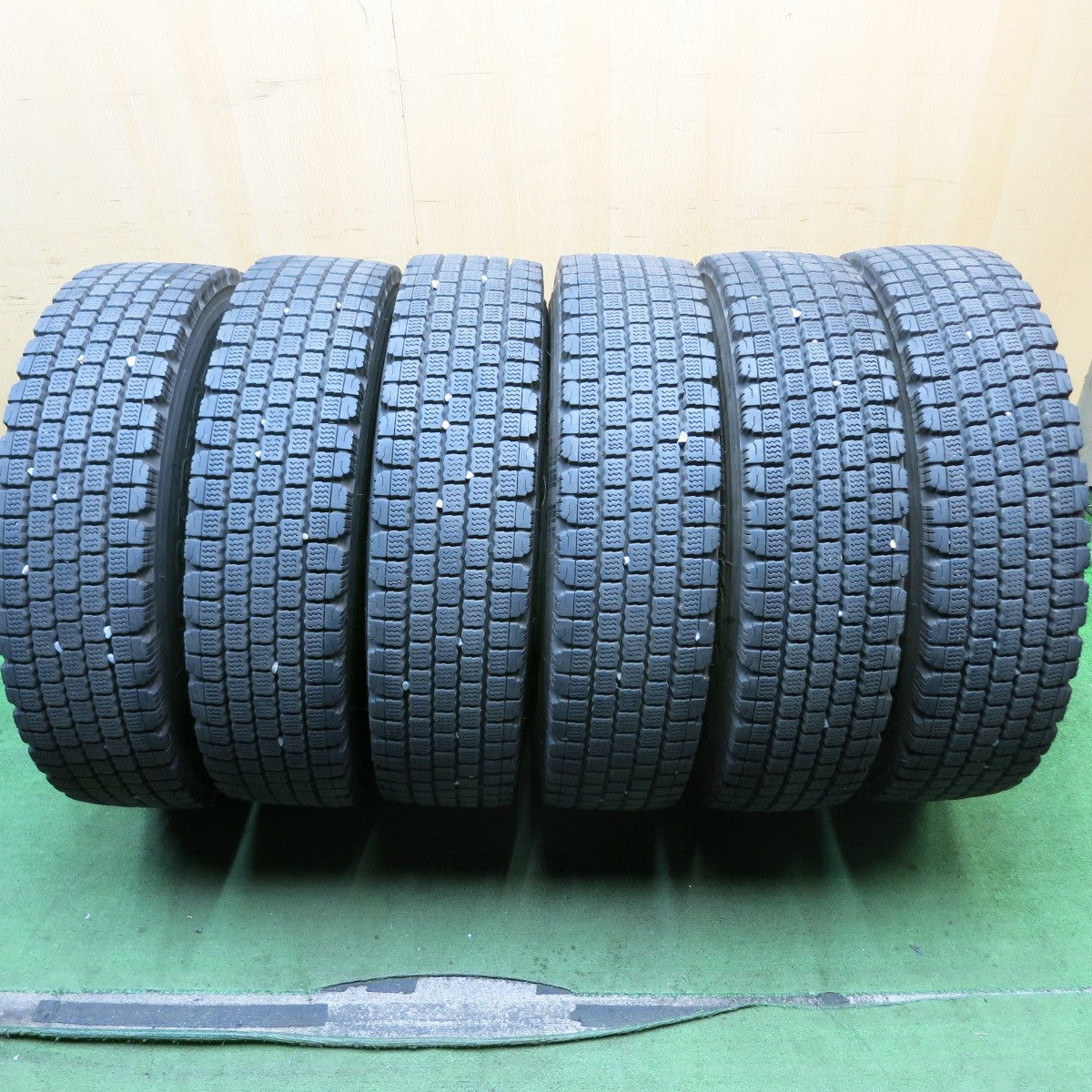 バリ溝!22年!9.5分!6本★トラック 225/80R17.5 123/122L スタッドレス ブリヂストン W910 ブリヂストン 製 スチール 17.5インチ 135-12 PCD222.25/6H★5091801HAス
