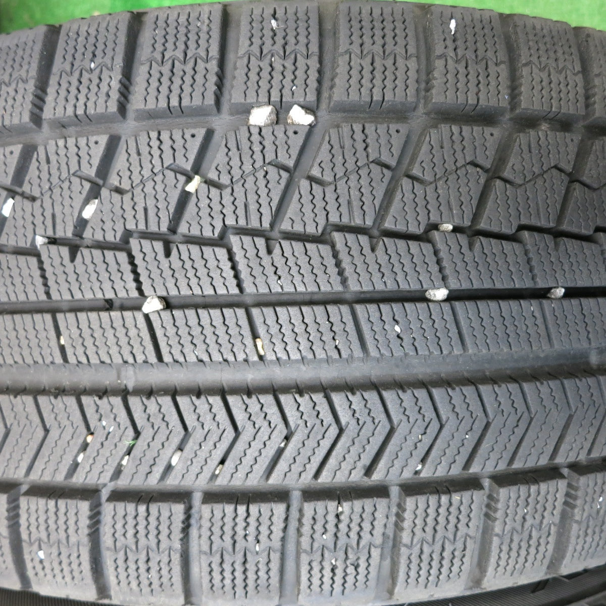 バリ溝!キレイ!9.5分★アウディ TT 8J 純正 235/55R17 スタッドレス ブリヂストン ブリザック VRX 17インチ PCD112/5H★5050501HAス