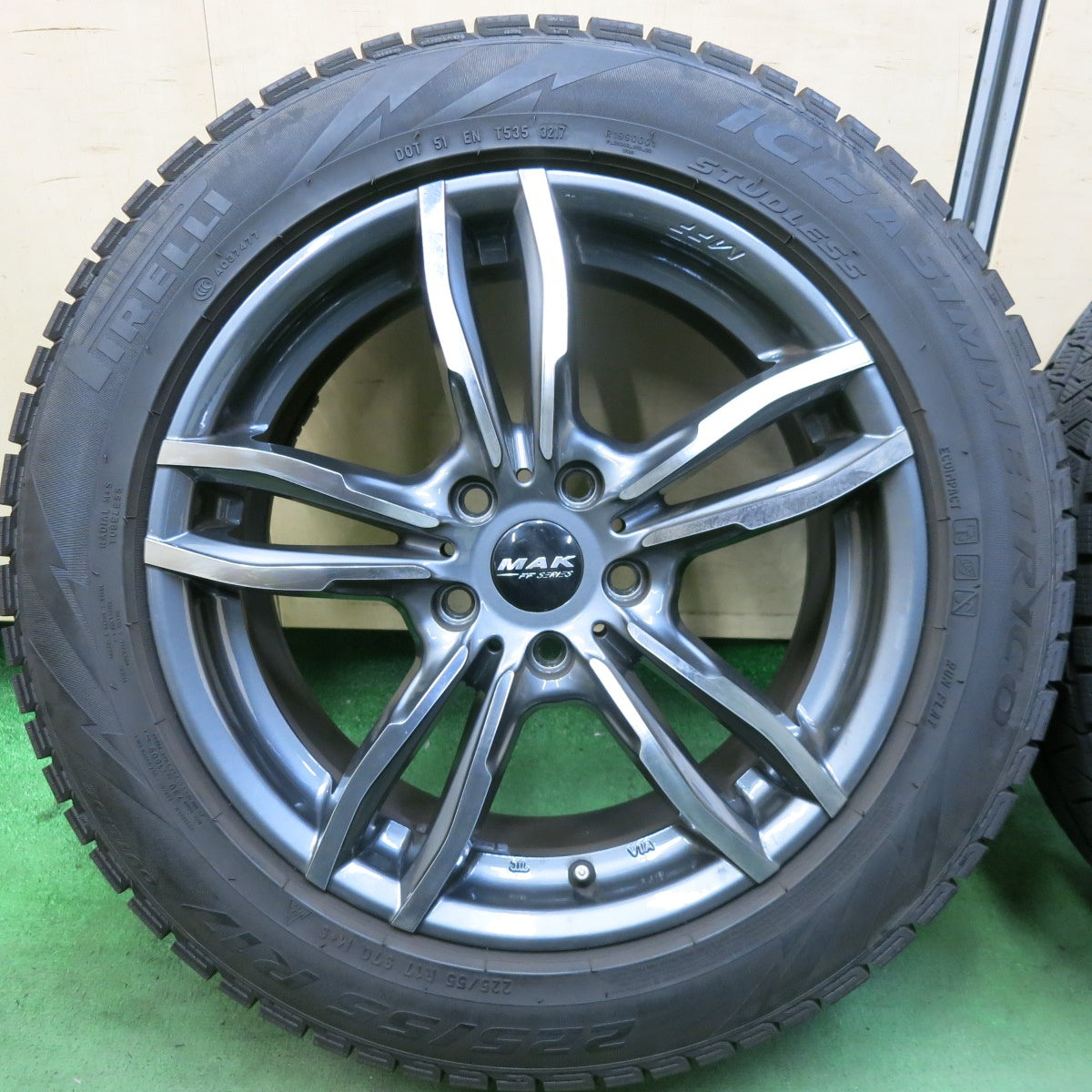 バリ溝!キレイ!9.5分★BMW 等 MAK LUFT FF SERIES MFF 225/55R17 スタッドレス ピレリ アイスアシンメトリコ 17インチ ルフト PCD112/5H★5091101SKス