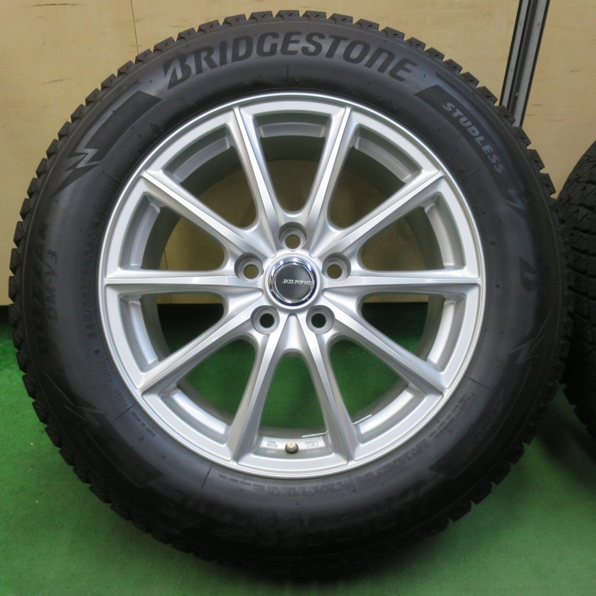 バリ溝!キレイ!9分★スタッドレス 225/65R17 ブリヂストン ブリザック DM-V3 ECO FORME エコフォルム 17インチ PCD114.3/5H★5031306イス