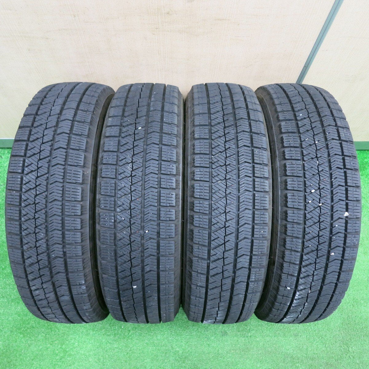 バリ溝!22年!キレイ!8.5分★スタッドレス 155/65R14 ブリヂストン ブリザック VRX2 SCHNEIDER シュナイダー 14インチ PCD100/4H★4120610TNス