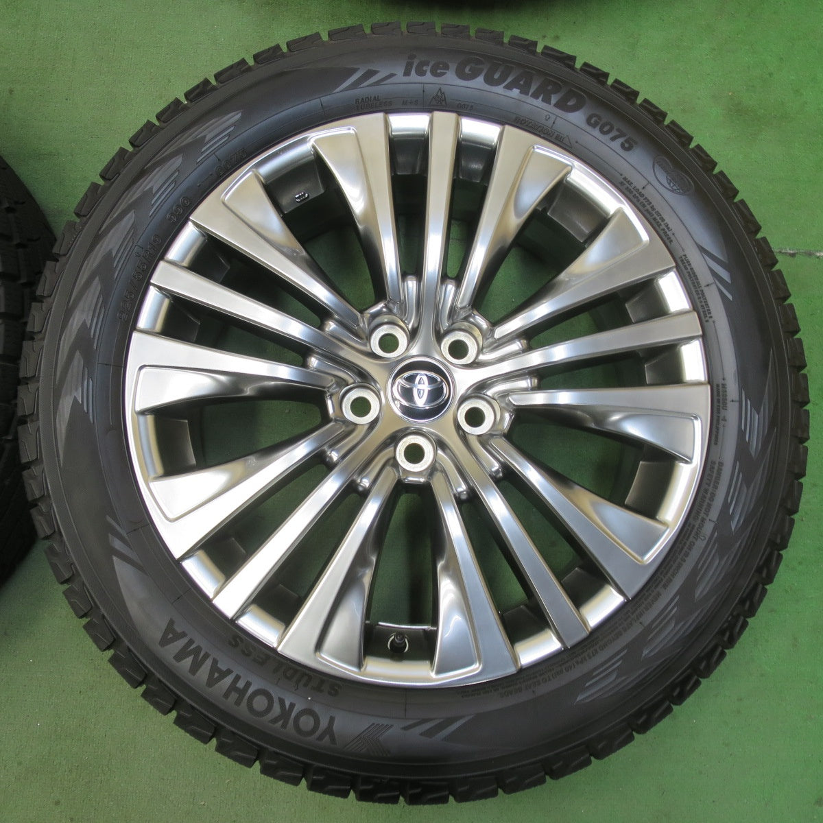 バリ溝!23年!キレイ!ほぼ10分★トヨタ 80系 ハリアー 純正 225/55R19 スタッドレス ヨコハマ アイスガード G075 19インチ PCD114.3/5H★5102710イス