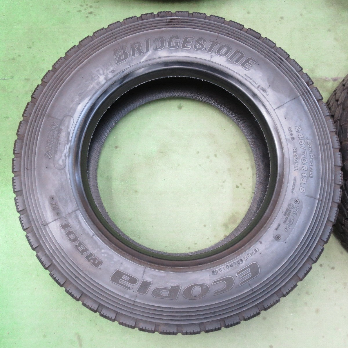 超バリ溝!25年!9.5分以上★トラック バス タイヤ 245/70R19.5 136/134J ブリヂストン エコピア M801 Ⅱ ミックス オールシーズン 19.5インチ★6013103イスタ