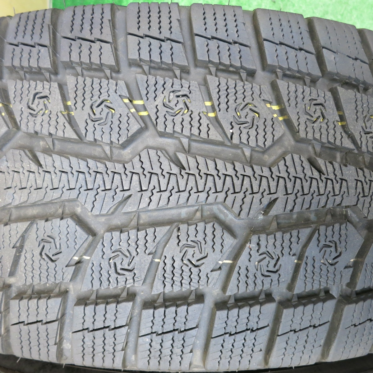 バリ溝!23年!キレイ!9.5分★KEELER 265/65R17 スタッドレス トーヨー オブザーブ GSi-6 LS キーラー 17インチ PCD139.7/6H★5110816HAス