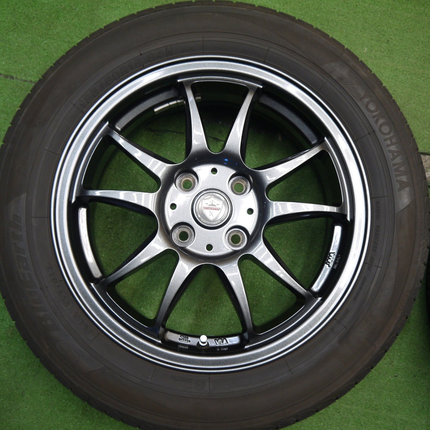 バリ溝!23年!キレイ!8.5分★185/60R15 ヨコハマ ブルーアース AE01F ESTROSA エステローザ 15インチ PCD100/4H★5051903Hノ