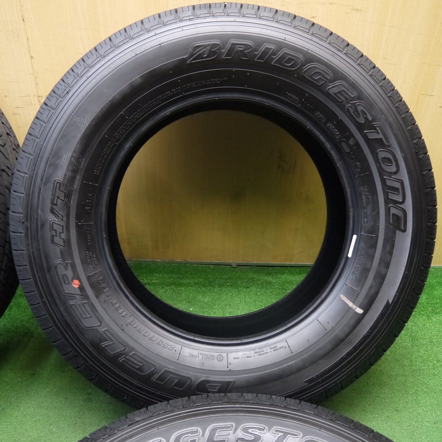 新車外し!25年★255/70R18 ブリヂストン デューラー H/T 685 DUELER 18インチ ジープ ラングラー 等★5061101KKノタ