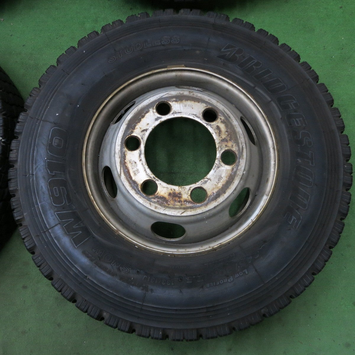 バリ溝!22年!9.5分★トラック 245/80R17.5 133/131J スタッドレス ブリヂストン W910 TOPY スチール 17.5インチ 135-12CSP PCD222.25/6H★5060306ナス