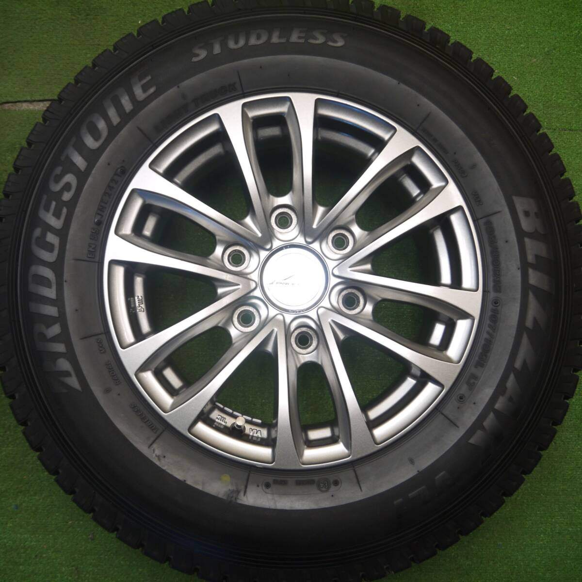 バリ溝!21年!キレイ!9.5分★スタッドレス 195/80R15 107/105L ブリヂストン ブリザック VL1 PRODITA プロディータ 15インチ PCD139.7/6H★5021709Hス