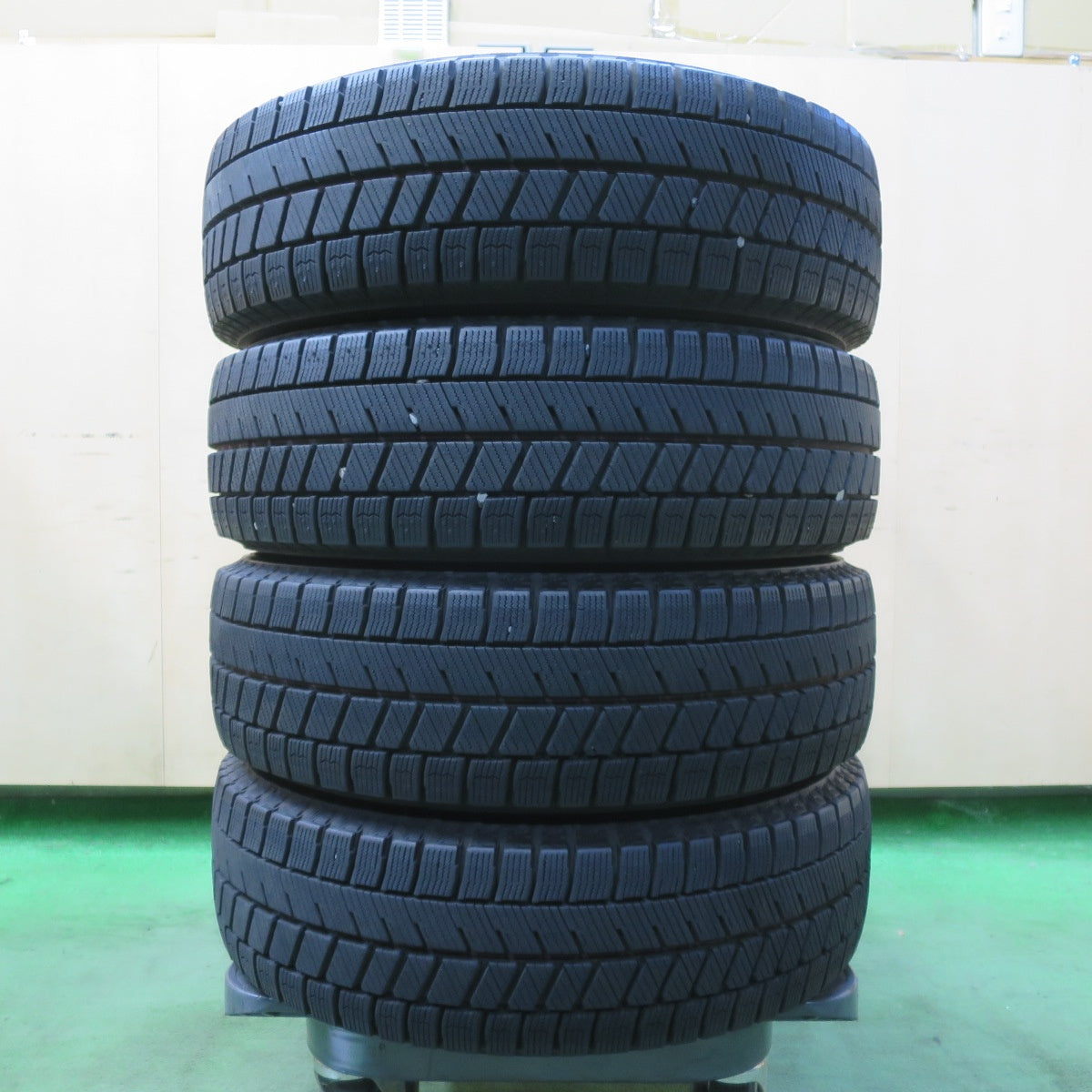 バリ溝!23年!9分★スタッドレス 155/65R13 ブリヂストン ブリザック VRX3 NIRVANA NV ニルバーナ ニルヴァーナ 13インチ PCD100/4H★5092911イス