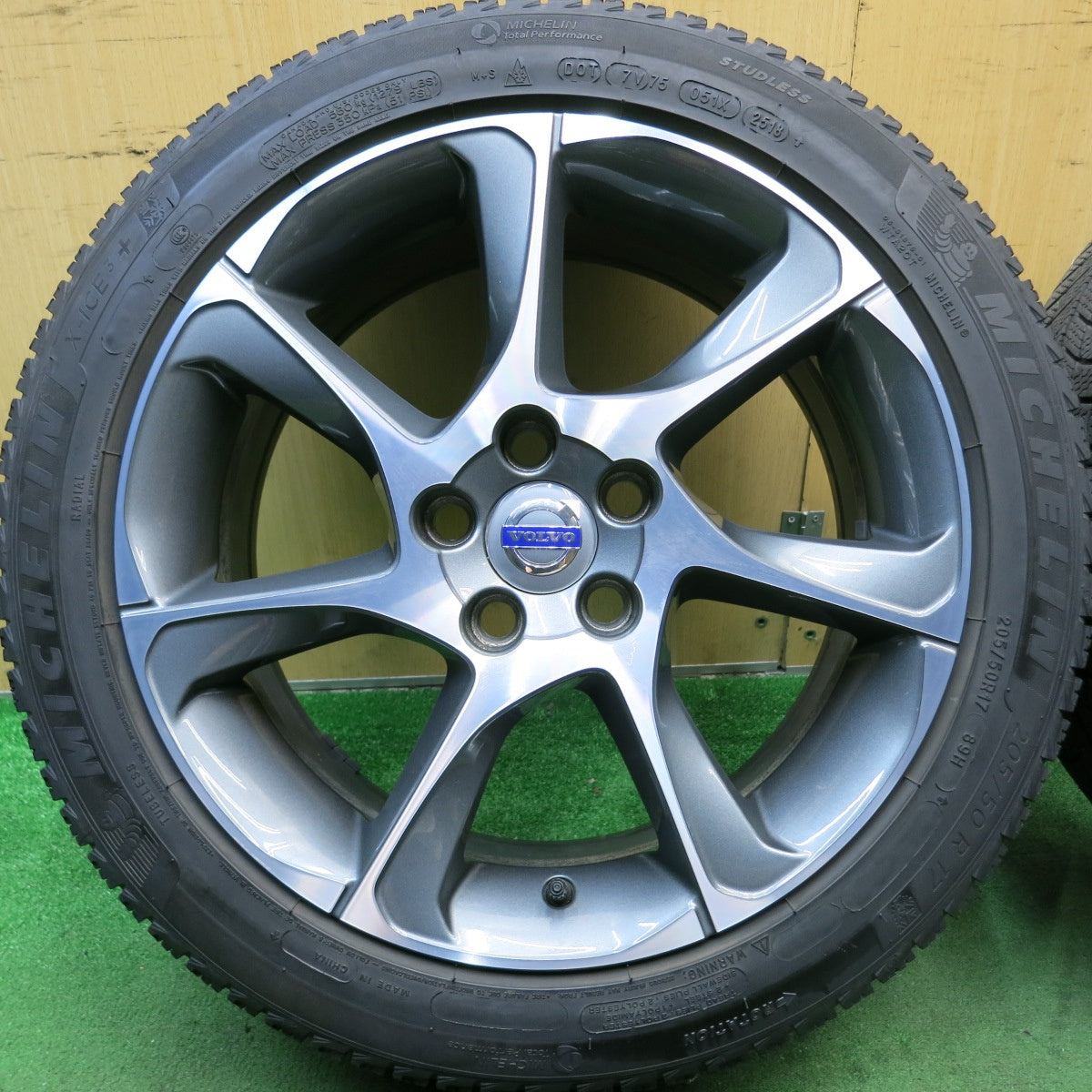 4本価格★ボルボ V40 純正 205/50R17 スタッドレス ミシュラン X-ICE3+ 17インチ PCD108/5H★5083003HAス