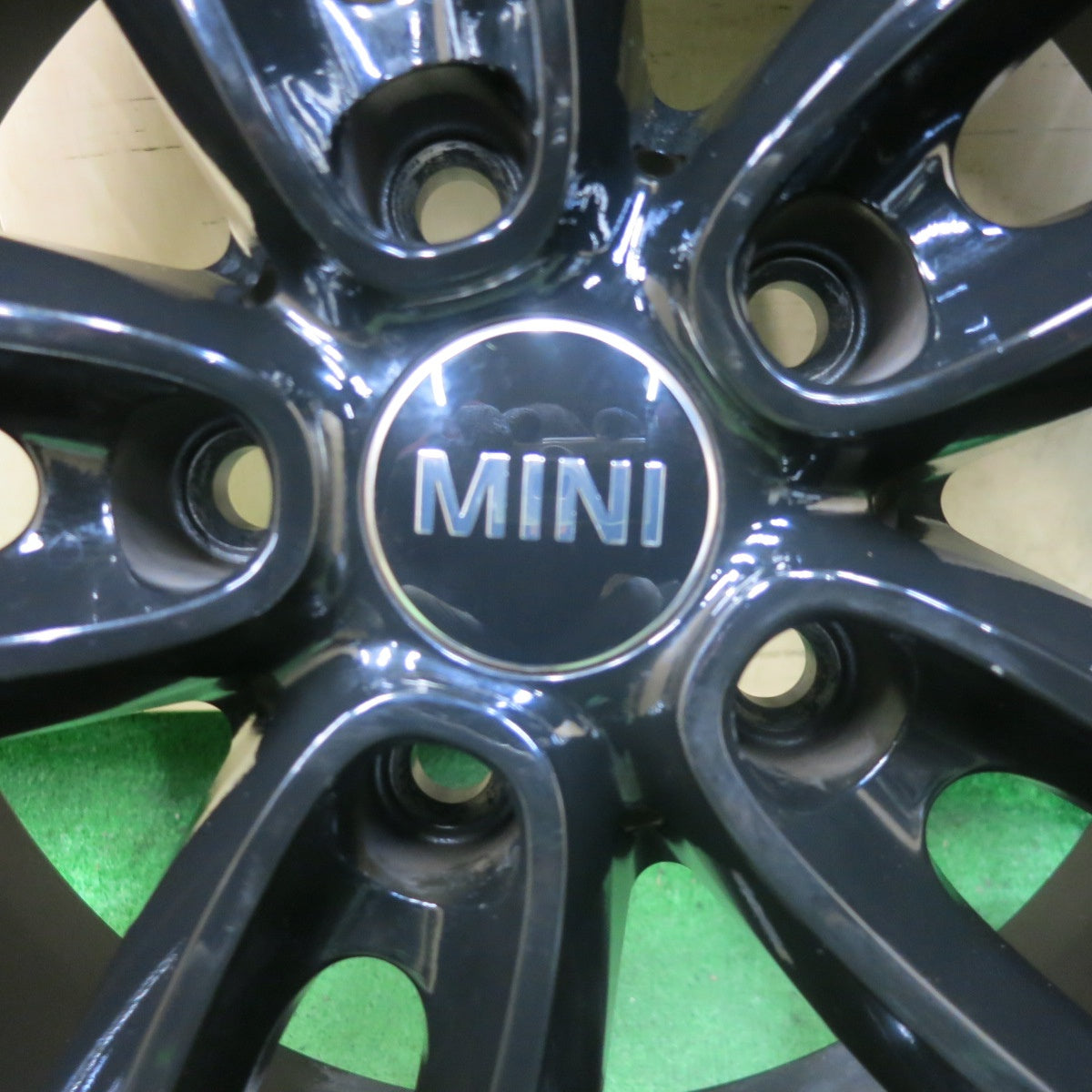 バリ溝!23年!キレイ!9.5分★MINI ミニ 等 MAK OXFORD 225/50R18 スタッドレス ブリヂストン ブリザック VRX3 マック オクスフォード 18インチ PCD112/5H★5092001SKス