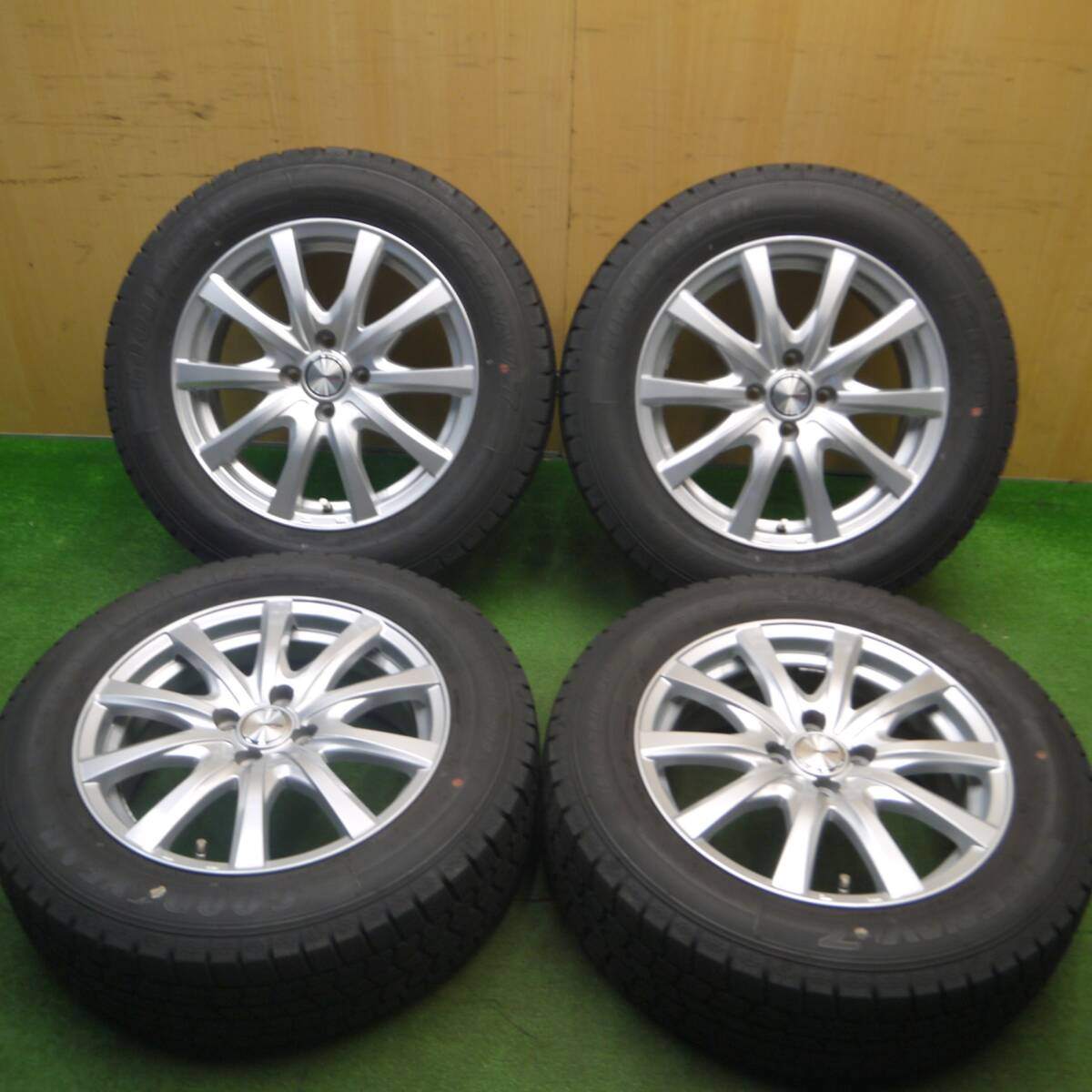 バリ溝!22年!キレイ!8.5分★スタッドレス 195/65R16 グッドイヤー アイスナビ7 ravrion RS01 ラブリオン 16インチ PCD100/4H★5022103Hス