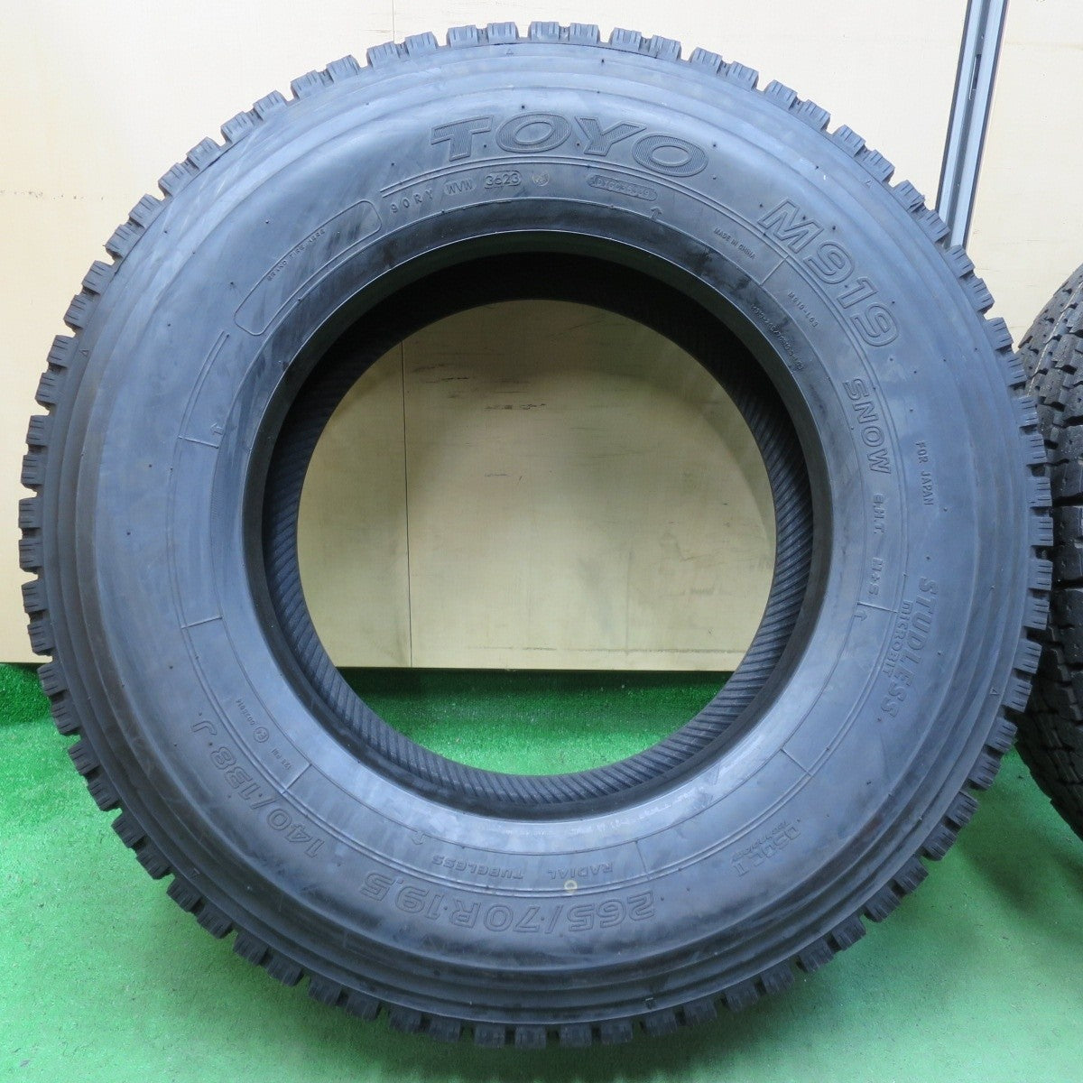 未使用!23年★トラック タイヤ 265/70R19.5 140/138J スタッドレス トーヨー M919 19.5インチ★5010610イスタ