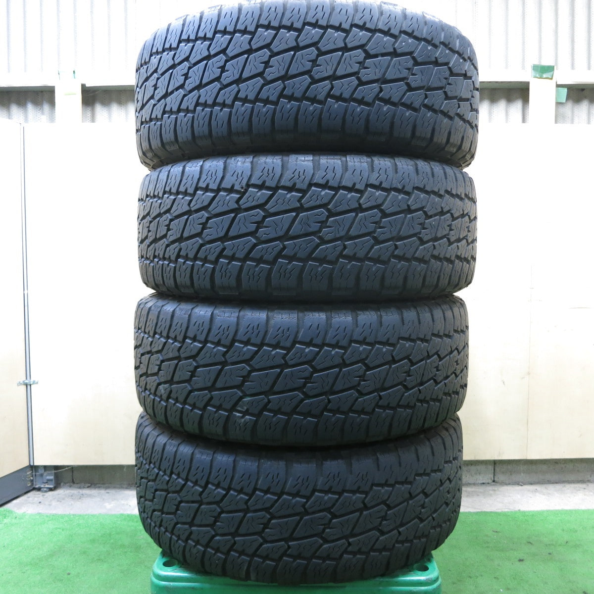 希少 4本価格★JEEP ジープ グランドチェロキー 純正 OP 275/55R20 ニットー TERRA GRAPPLER 20インチ PCD127/5H★5073001ナノ
