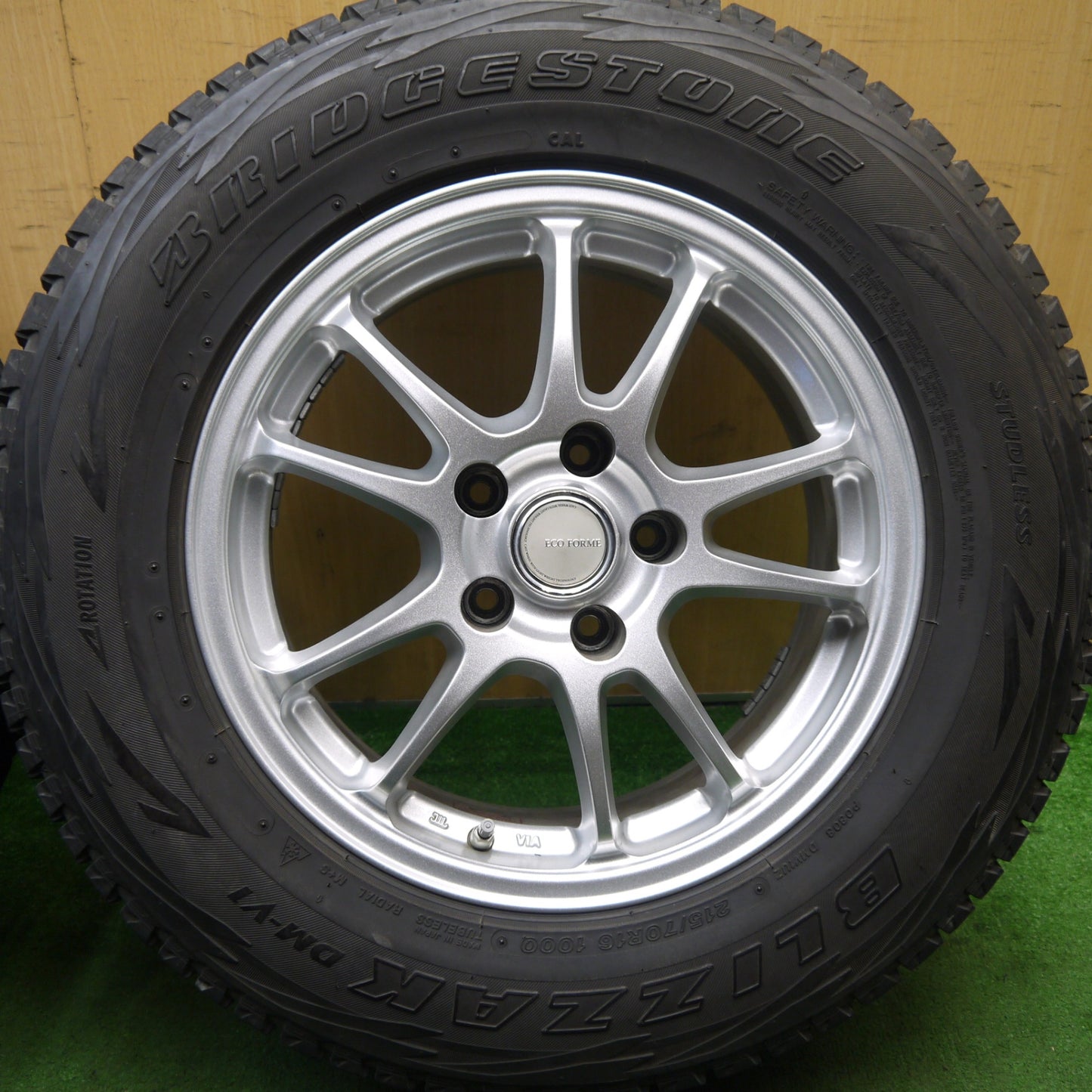キレイ★スタッドレス 215/70R16 ブリヂストン ブリザック DM-V1 ECO FORME SE-10 16インチ エコフォルム PCD114.3/5H★5071604Hス