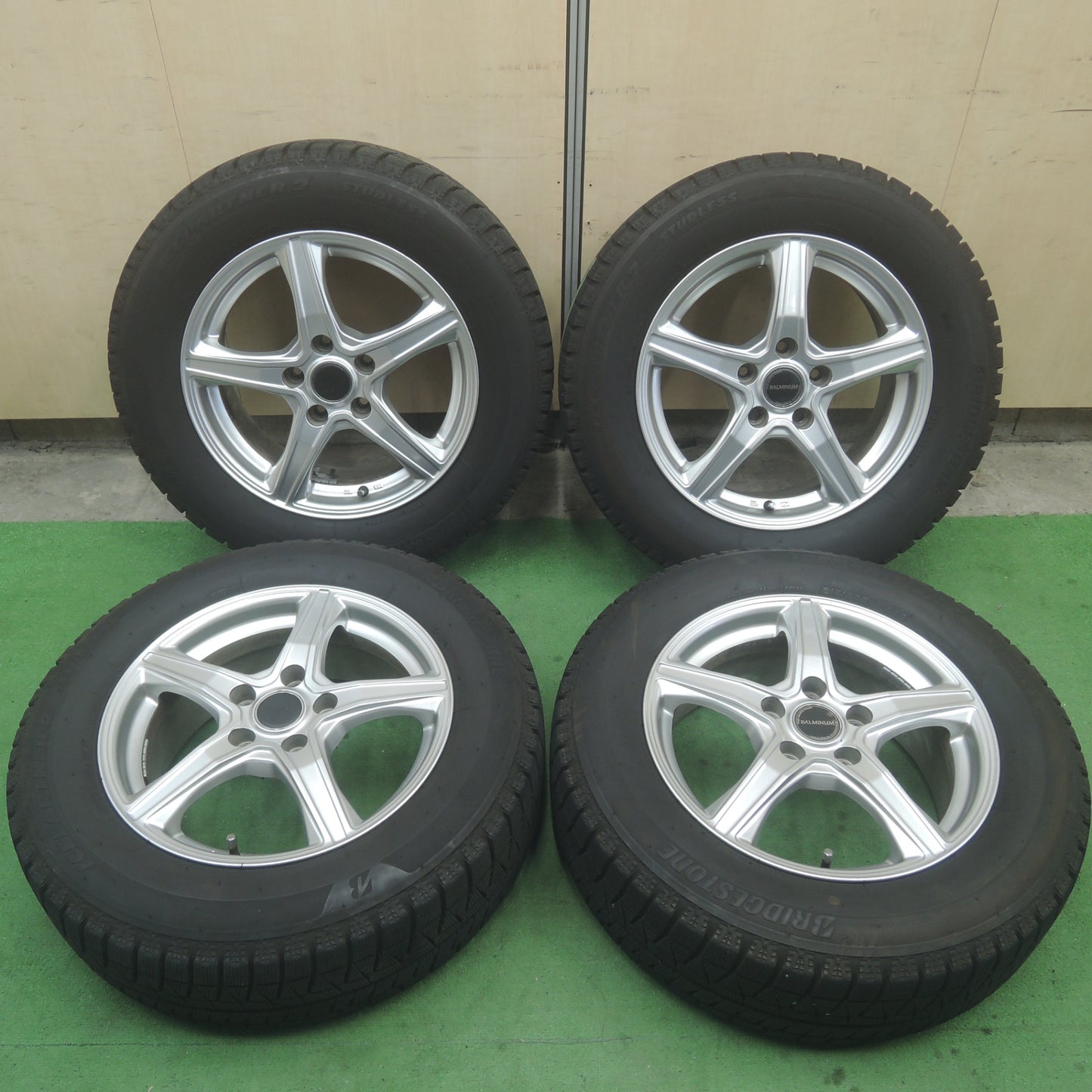 バリ溝!23年!キレイ!9分★スタッドレス 215/60R16 ブリヂストン アイスパートナー2 BALMINUM バルミナ 16インチ PCD114.3/5H★5042302TTス