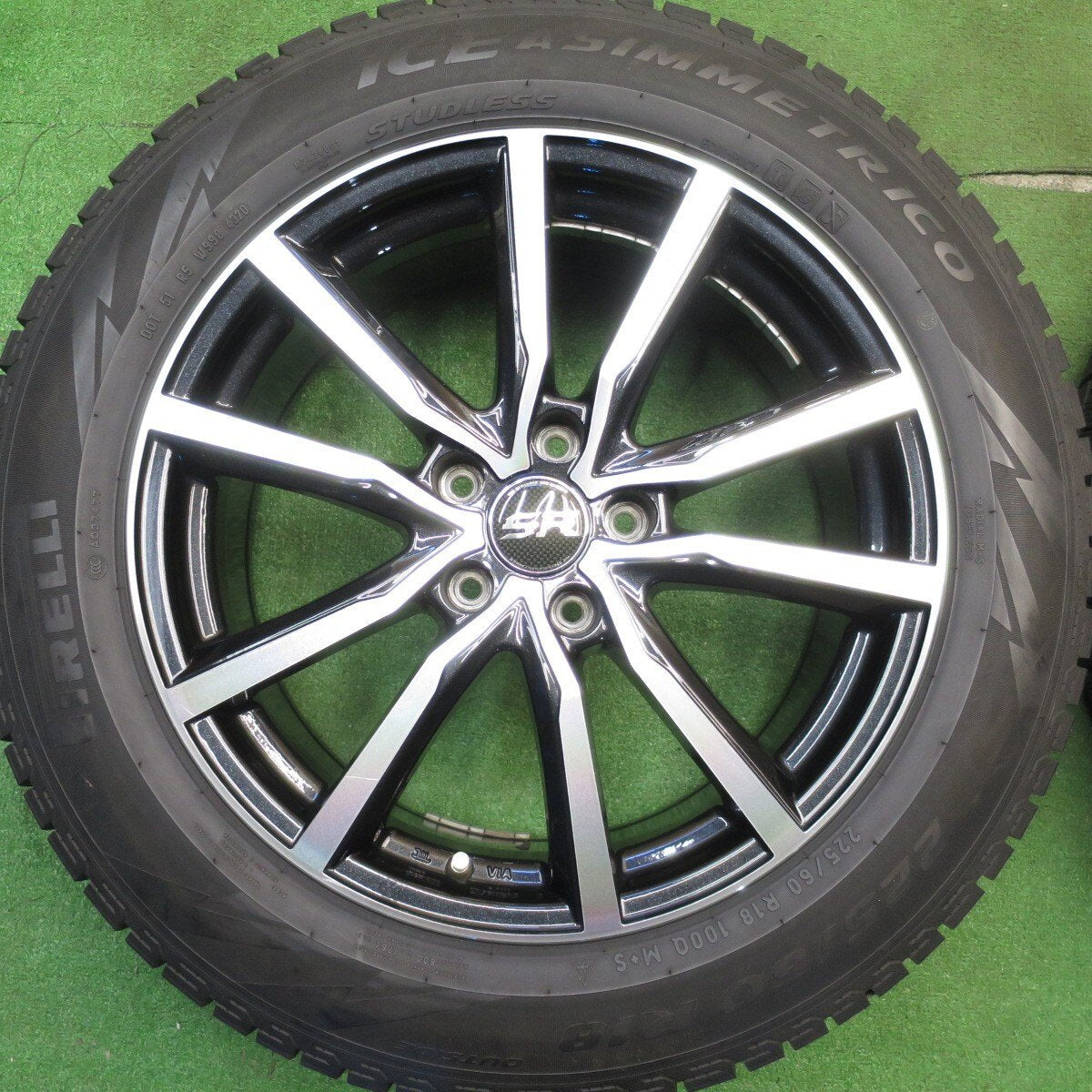 バリ溝!キレイ!8.5分★スタッドレス 225/60R18 ピレリ アイスアシンメトリコ STRANGER ストレンジャー 18インチ PCD114.3/5H★5030708Hス
