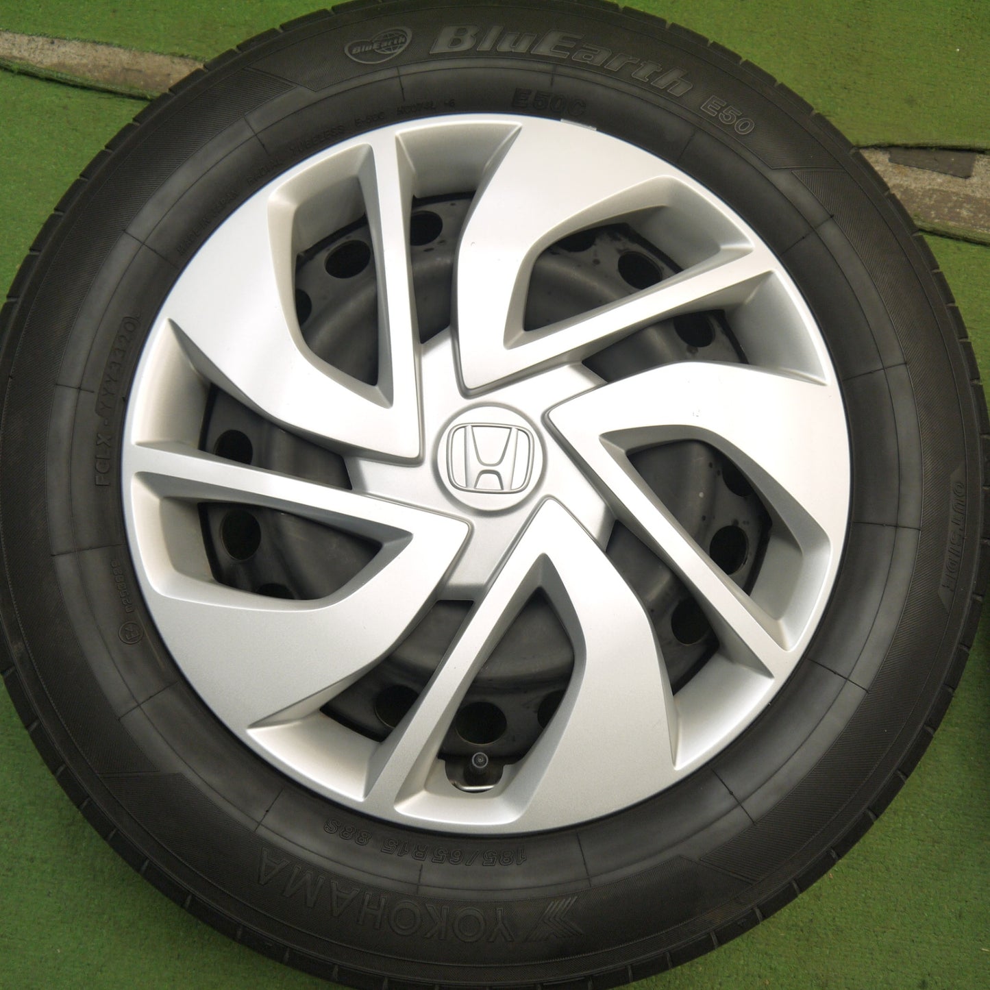 キレイ★ホンダ フリード 純正 スチール 185/65R15 ヨコハマ ブルーアース E50 E50C 15インチ PCD114.3/5H★5071404Hノ