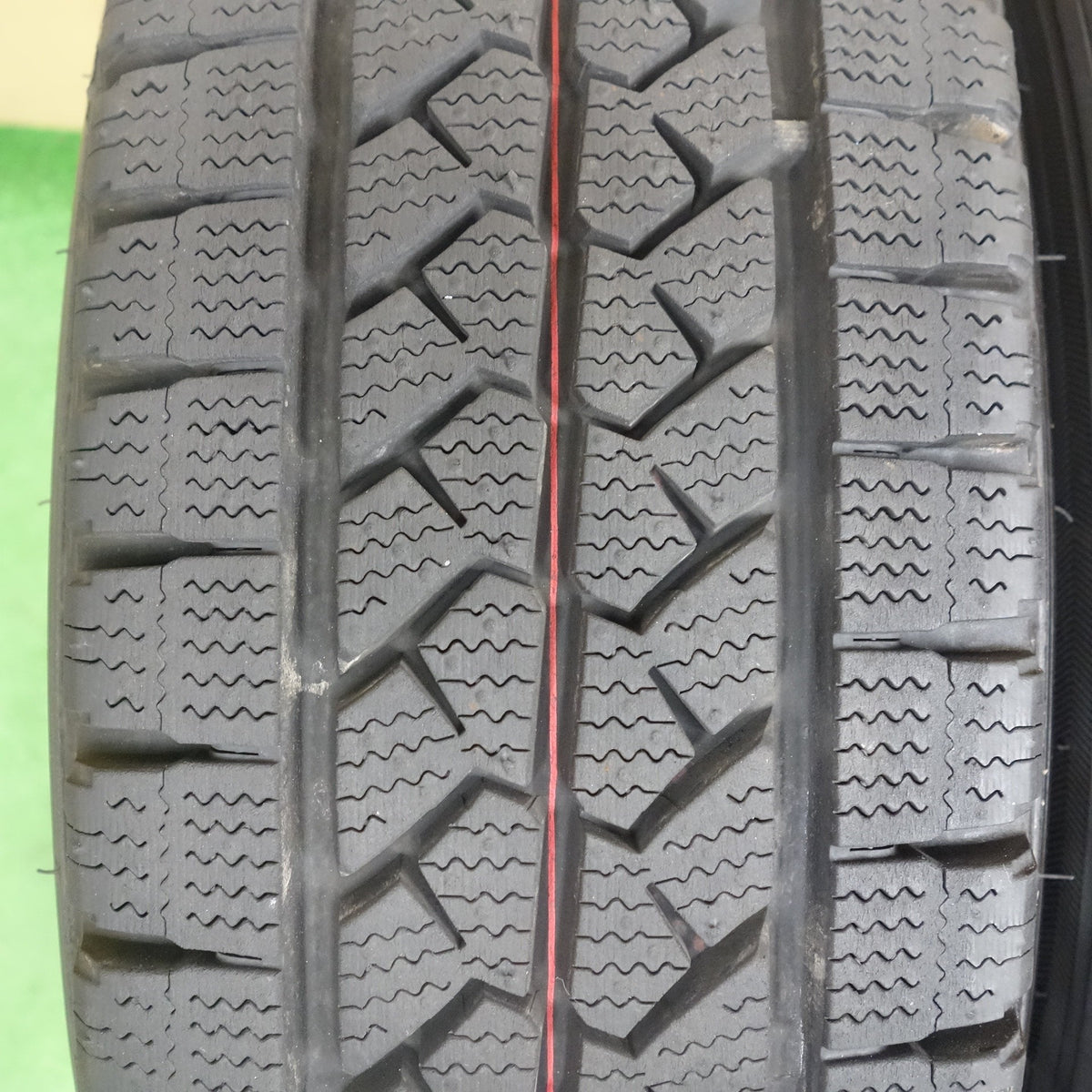 ほぼ未使用!キレイ◎スタッドレス 195/80R15 107/105L ブリヂストン ブリザック VL1 DV DIAVOLETTO VALERIO ディアヴォレット ヴァレリ 15インチ PCD139.7/6H◎6080301KTノ