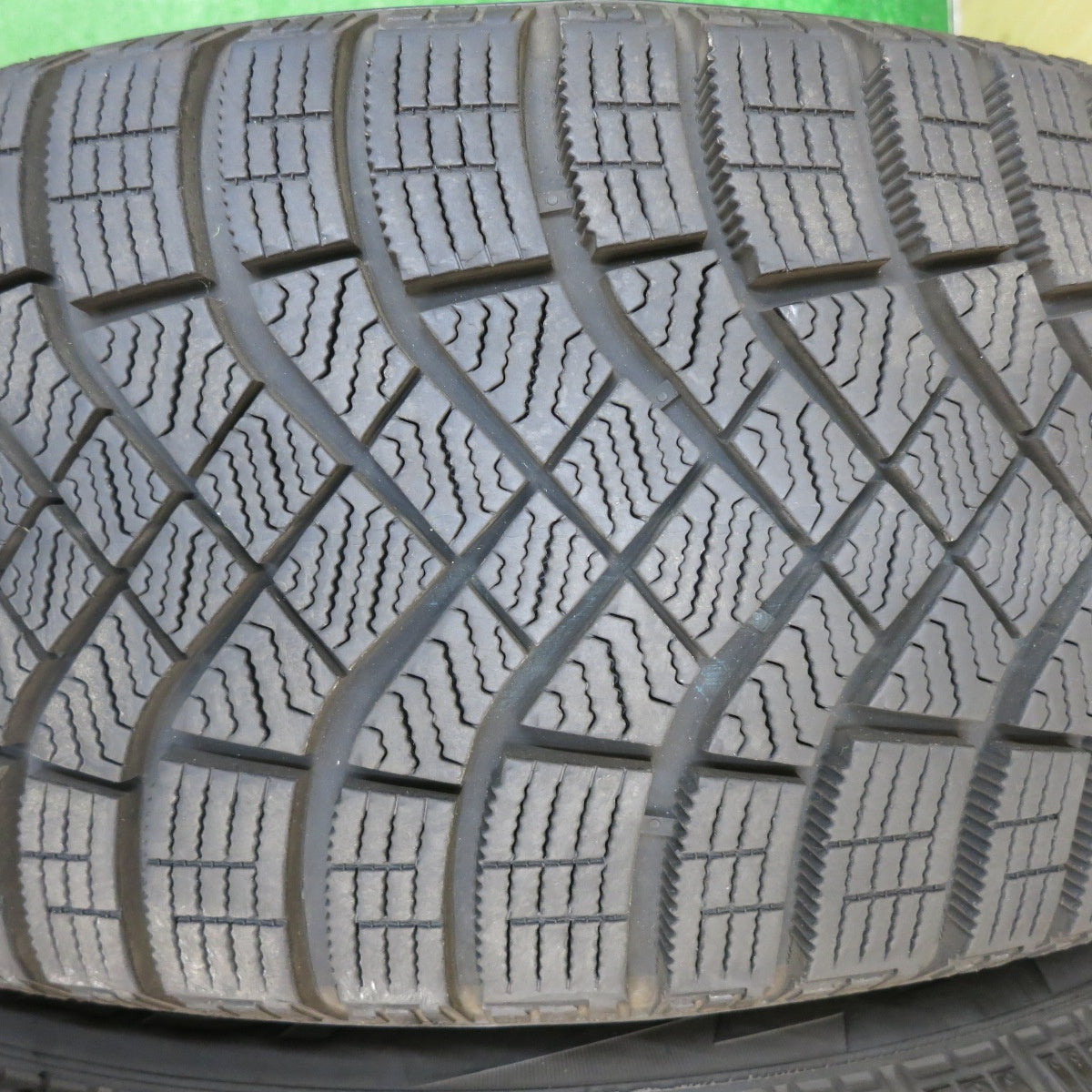 バリ溝!9.5分★BMW MINI 等 EUROBAHN SPORTECHNIC 225/55R17 スタッドレス ピレリ アイスゼロ R ユーロバーン スポーツテクニック PCD112/5H★5052003TNス