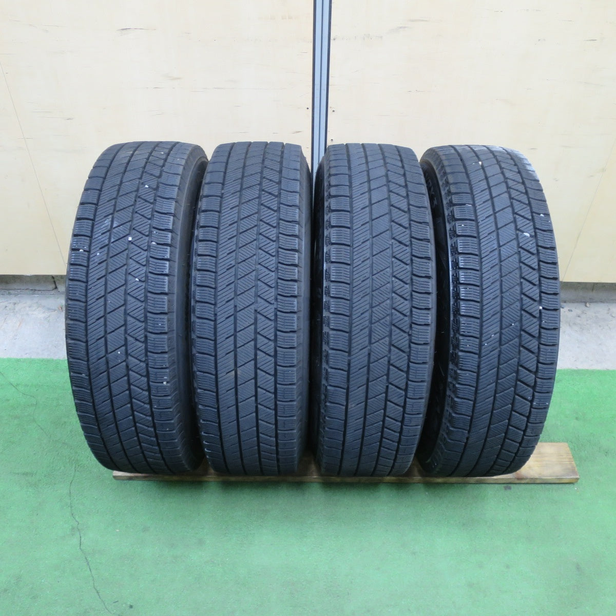 キレイ!23年★スタッドレス 175/70R14 ブリヂストン ブリザック VRX3 PREO プレオ 14インチ PCD100/4H★6021503TTス