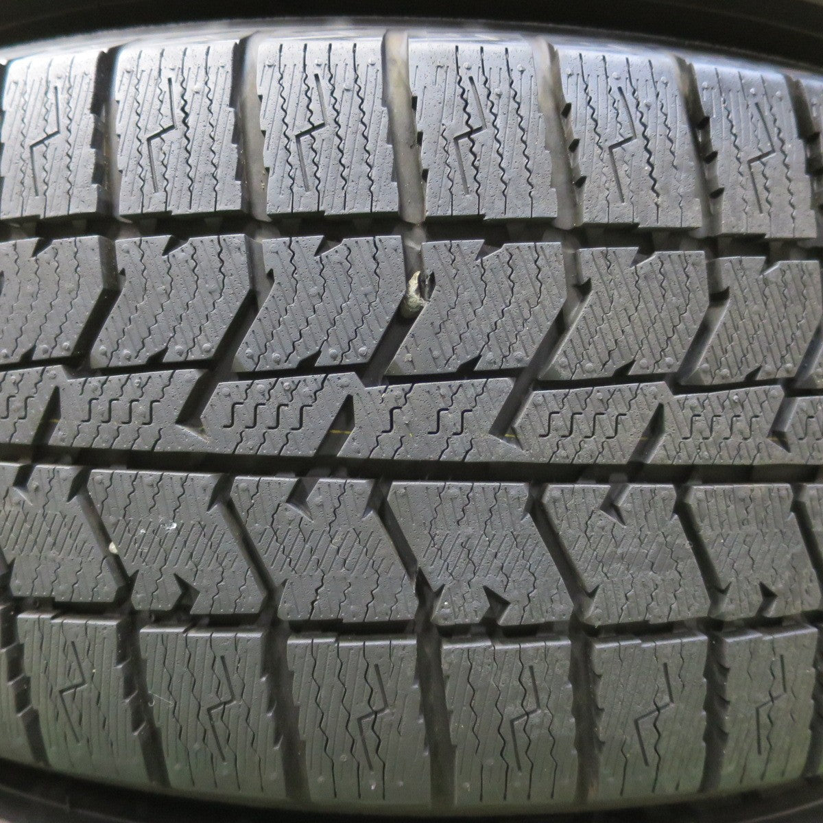 超バリ溝!24年!ほぼ10分★スタッドレス 205/60R16 トーヨー オブザーブ GIZ3 ILLUGA 16インチ PCD100 114.3/5H マルチ★5071604イス
