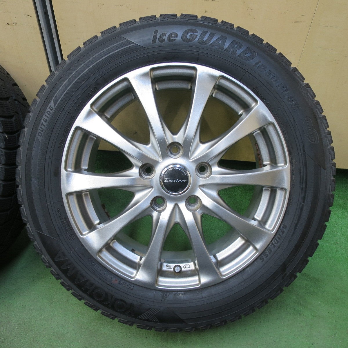 バリ溝!キレイ!9分★スタッドレス 205/60R16 ヨコハマ アイスガード iG50 プラス Exsteer エクスター 16インチ PCD114.3/5H★5092505TTス