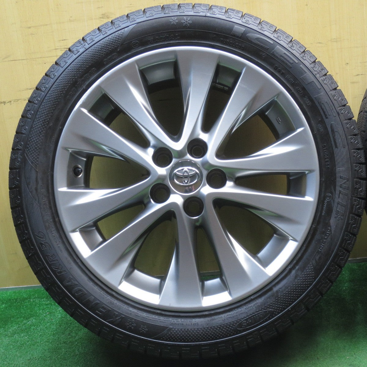 バリ溝!22年!キレイ!9.5分★トヨタ 20系 アルファード ヴェルファイア 純正 235/50R18 スタッドレス ケンダ KR36 アイステック ネオ 18インチ PCD114.3/5H★5070801NJス