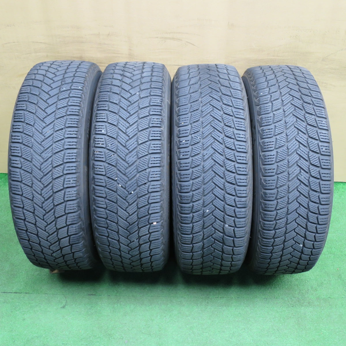 キレイ★スタッドレス 225/60R17 ミシュラン X-ICE SNOW ESTROSA エステローザ 17インチ PCD114.3/5H★6030905NKス