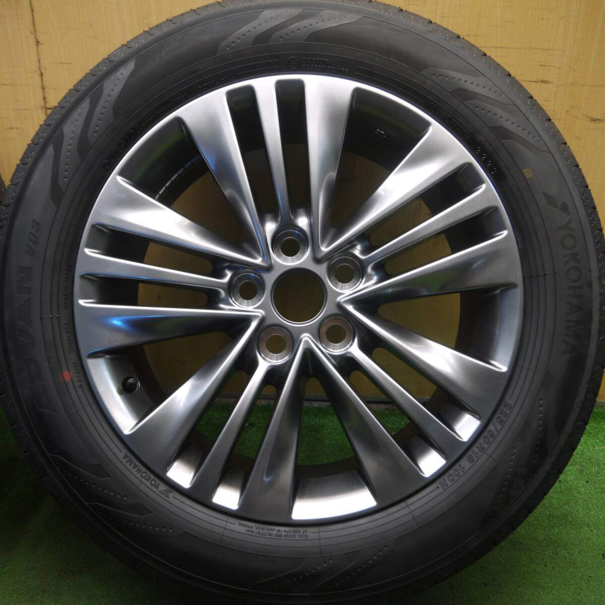 新車外し!23年★トヨタ 40系 アルファード 純正 ENKEI 225/60R18 ヨコハマ アドバン V03 エンケイ PCD120/5H★4031505Hノ
